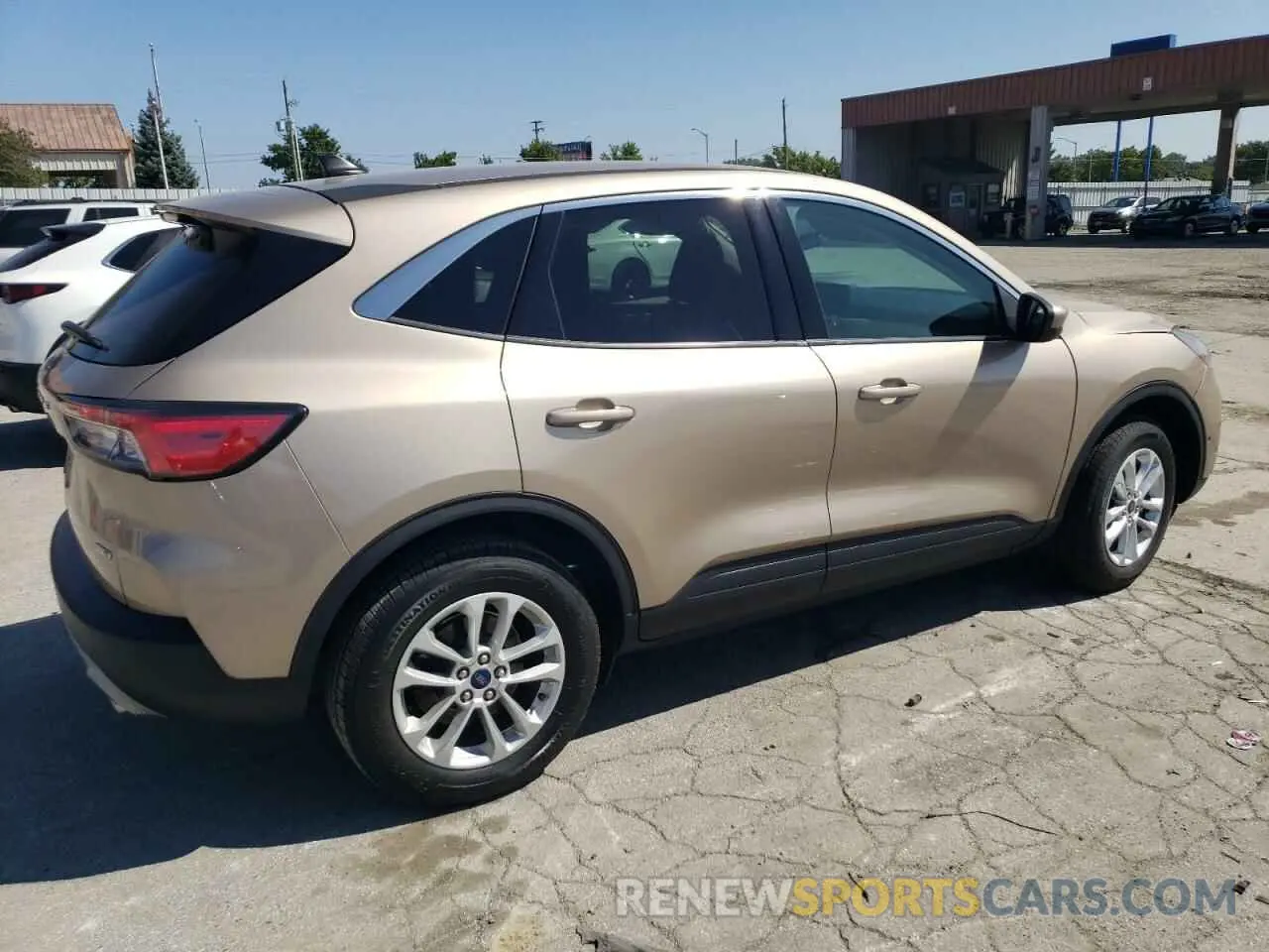 3 fotografías del automóvil dañado 1FMCU9G68LUB63696 FORD ESCAPE 2020