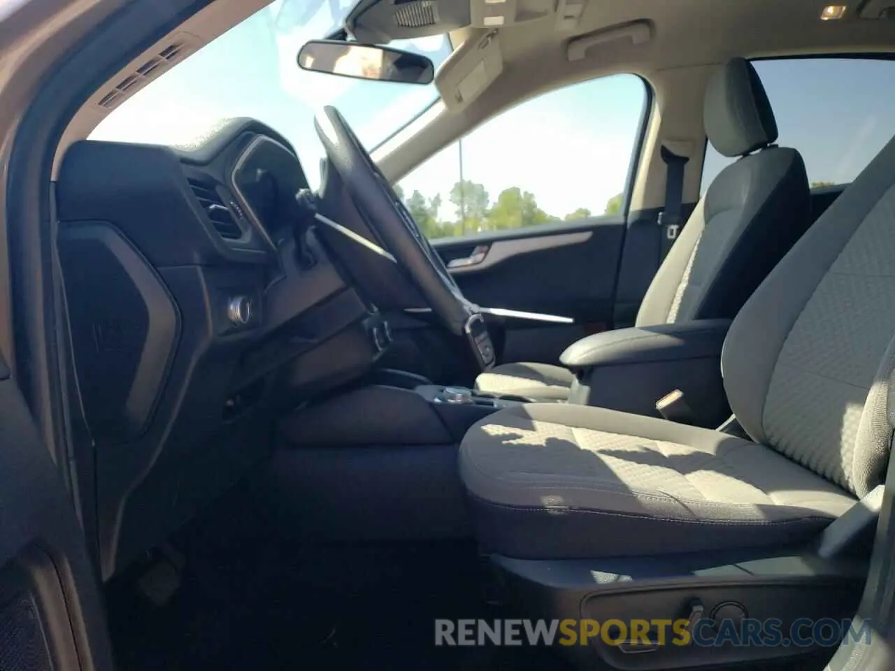 7 fotografías del automóvil dañado 1FMCU9G68LUB63696 FORD ESCAPE 2020