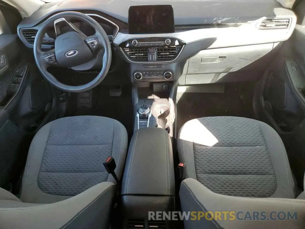 8 fotografías del automóvil dañado 1FMCU9G68LUB84189 FORD ESCAPE 2020