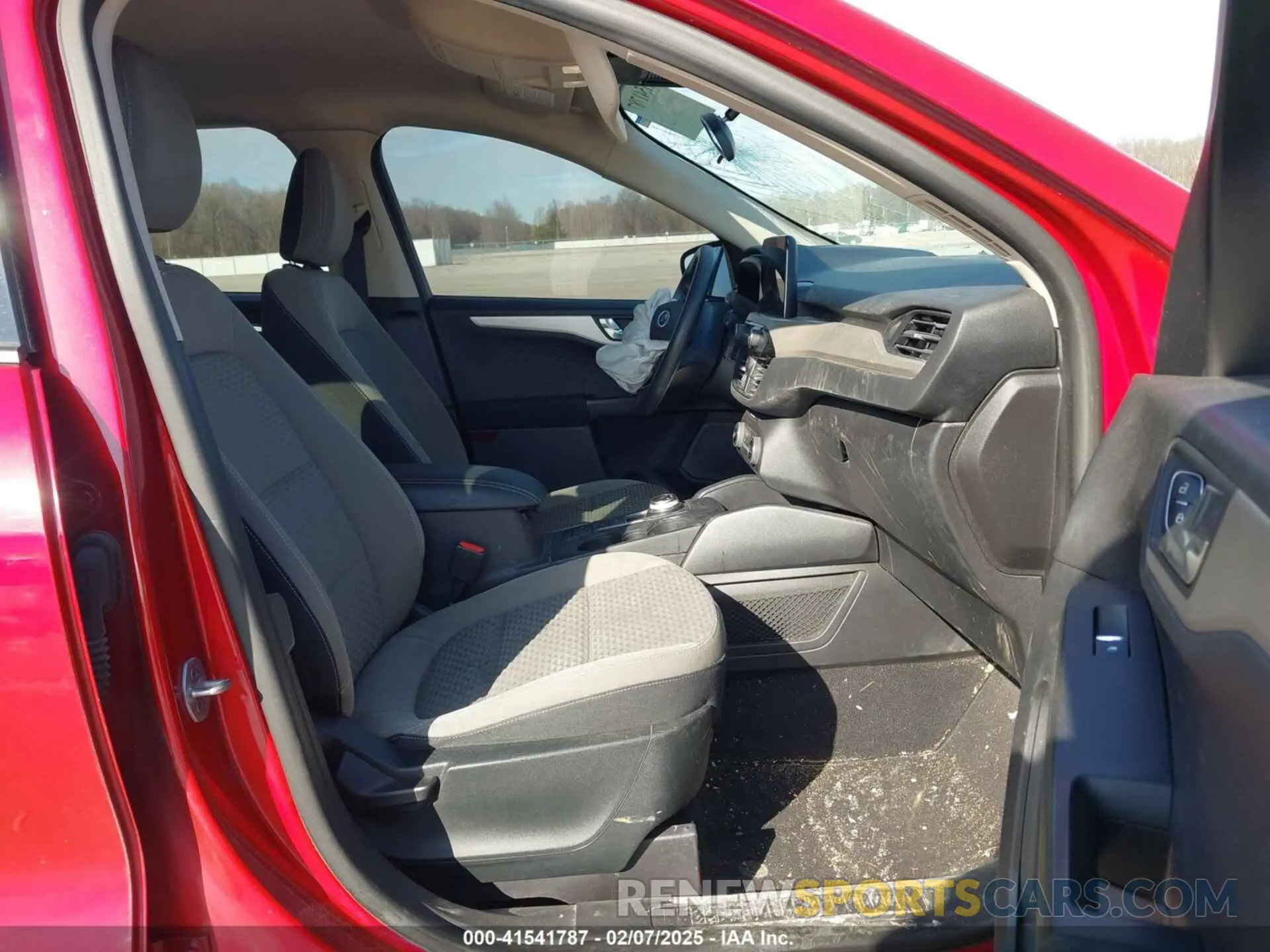 5 fotografías del automóvil dañado 1FMCU9G68LUC72630 FORD ESCAPE 2020