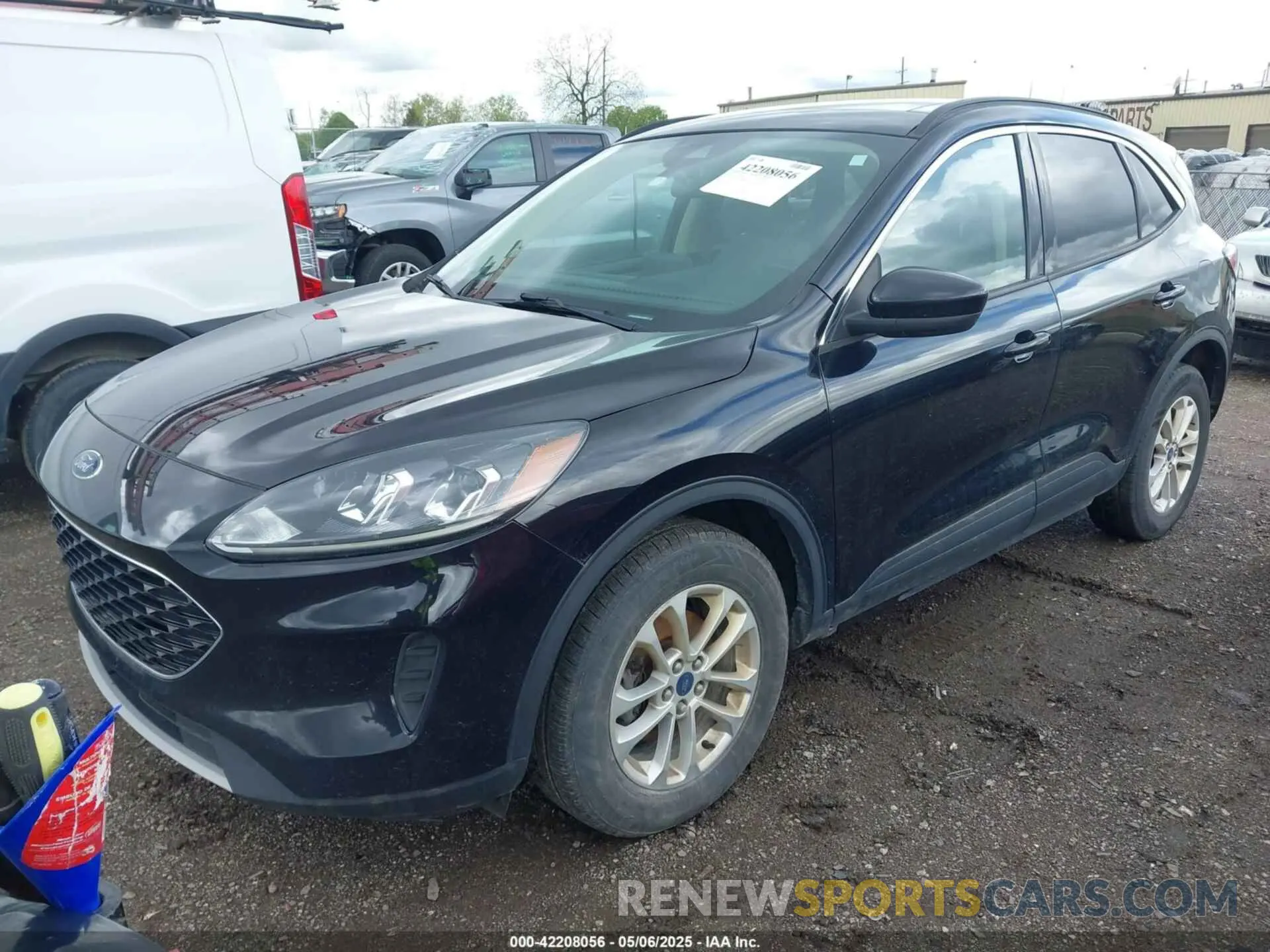2 fotografías del automóvil dañado 1FMCU9G69LUA09014 FORD ESCAPE 2020