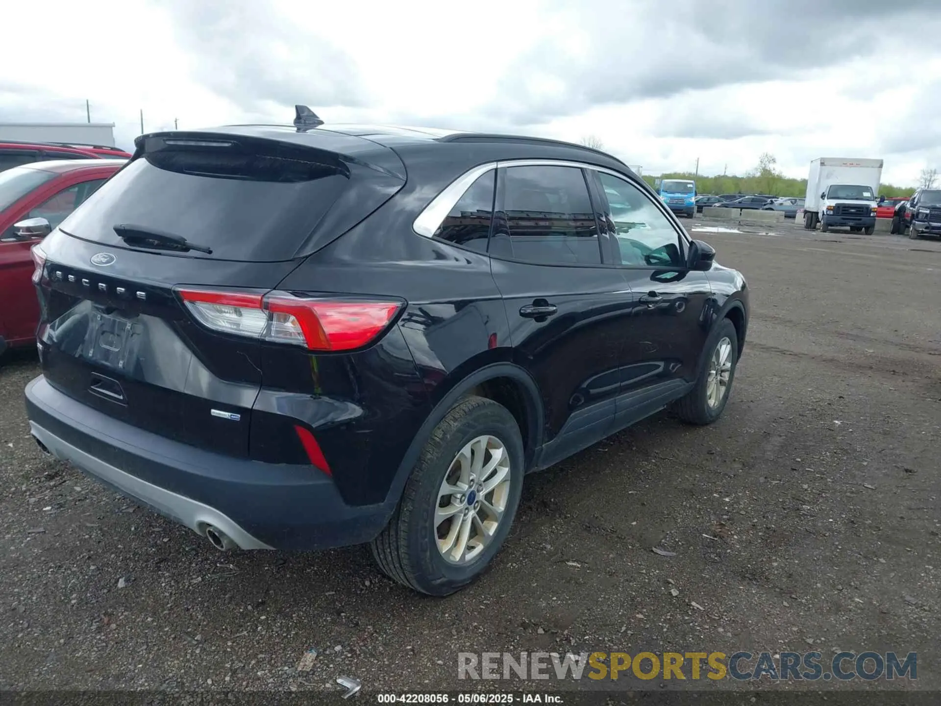 4 fotografías del automóvil dañado 1FMCU9G69LUA09014 FORD ESCAPE 2020