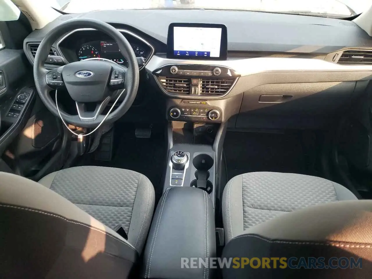 8 fotografías del automóvil dañado 1FMCU9G69LUA20482 FORD ESCAPE 2020