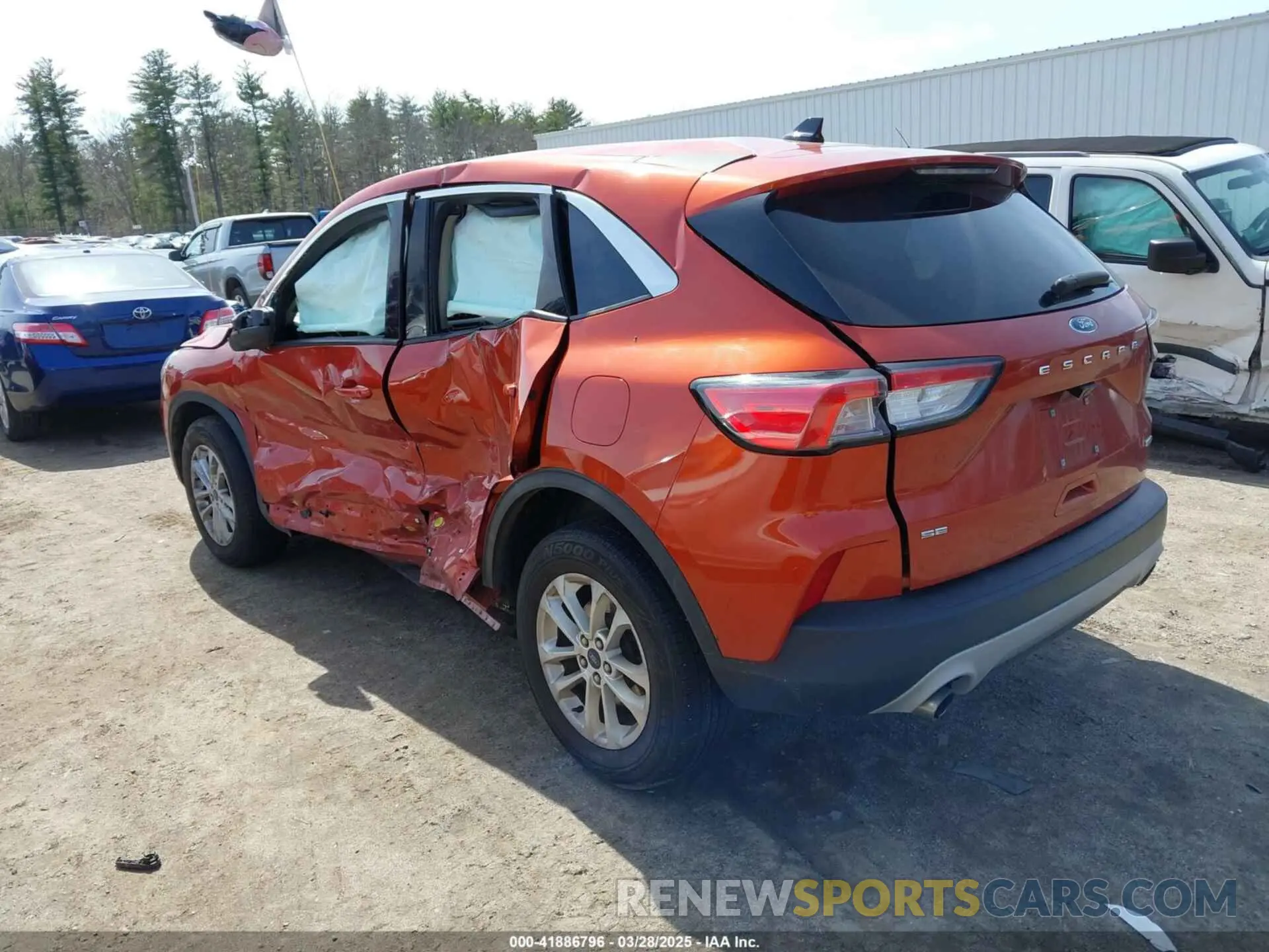3 fotografías del automóvil dañado 1FMCU9G69LUA27254 FORD ESCAPE 2020