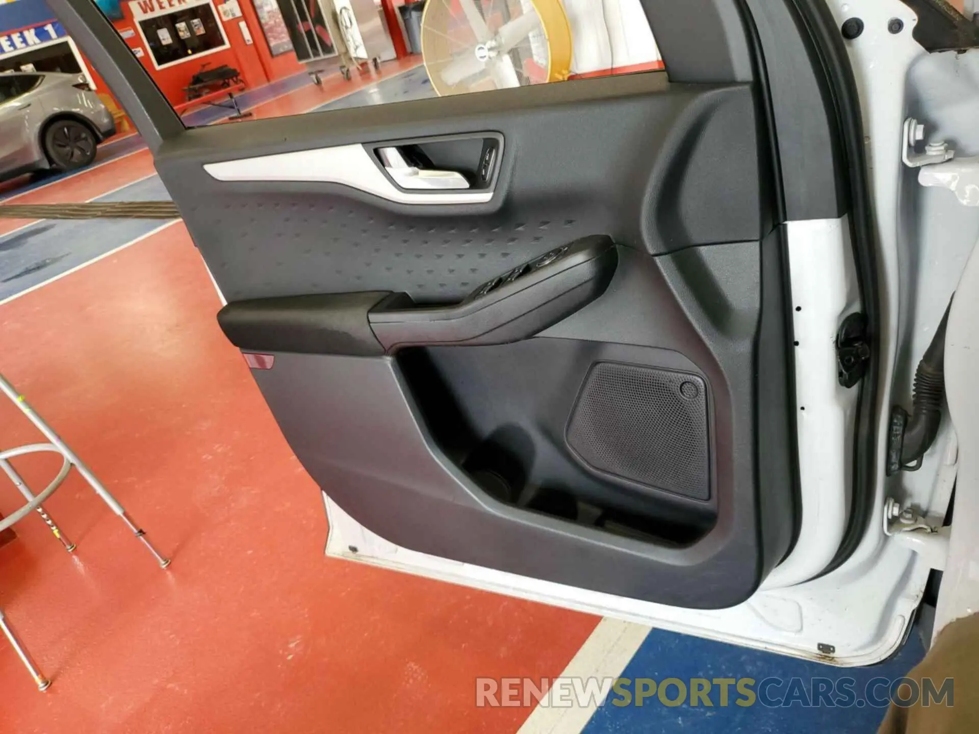 13 fotografías del automóvil dañado 1FMCU9G69LUA82500 FORD ESCAPE 2020