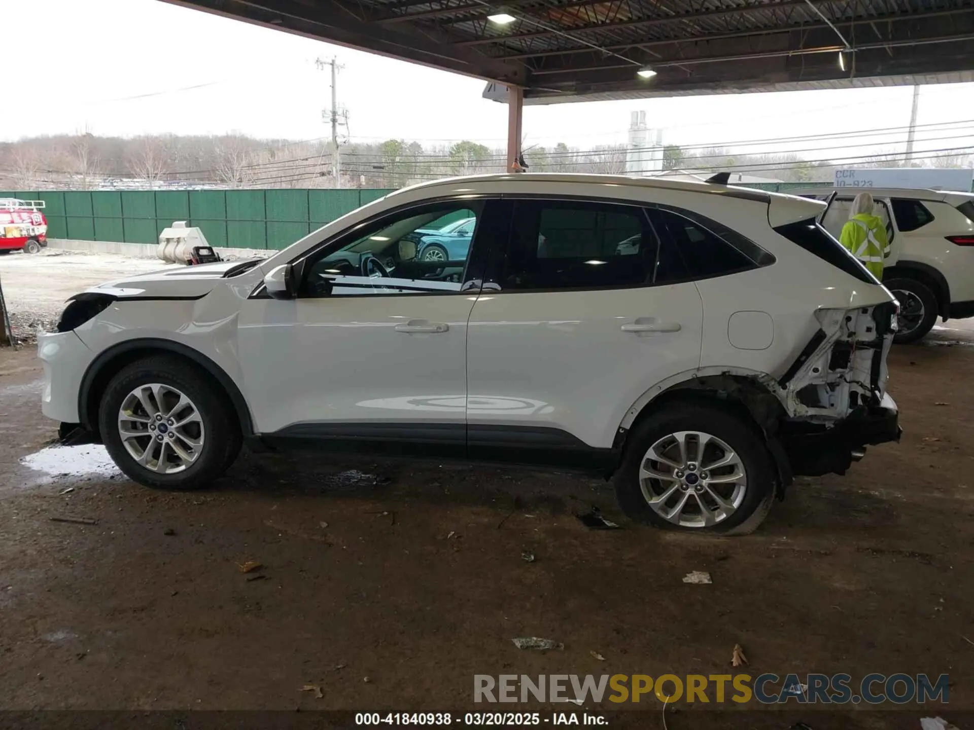 15 fotografías del automóvil dañado 1FMCU9G69LUB14815 FORD ESCAPE 2020