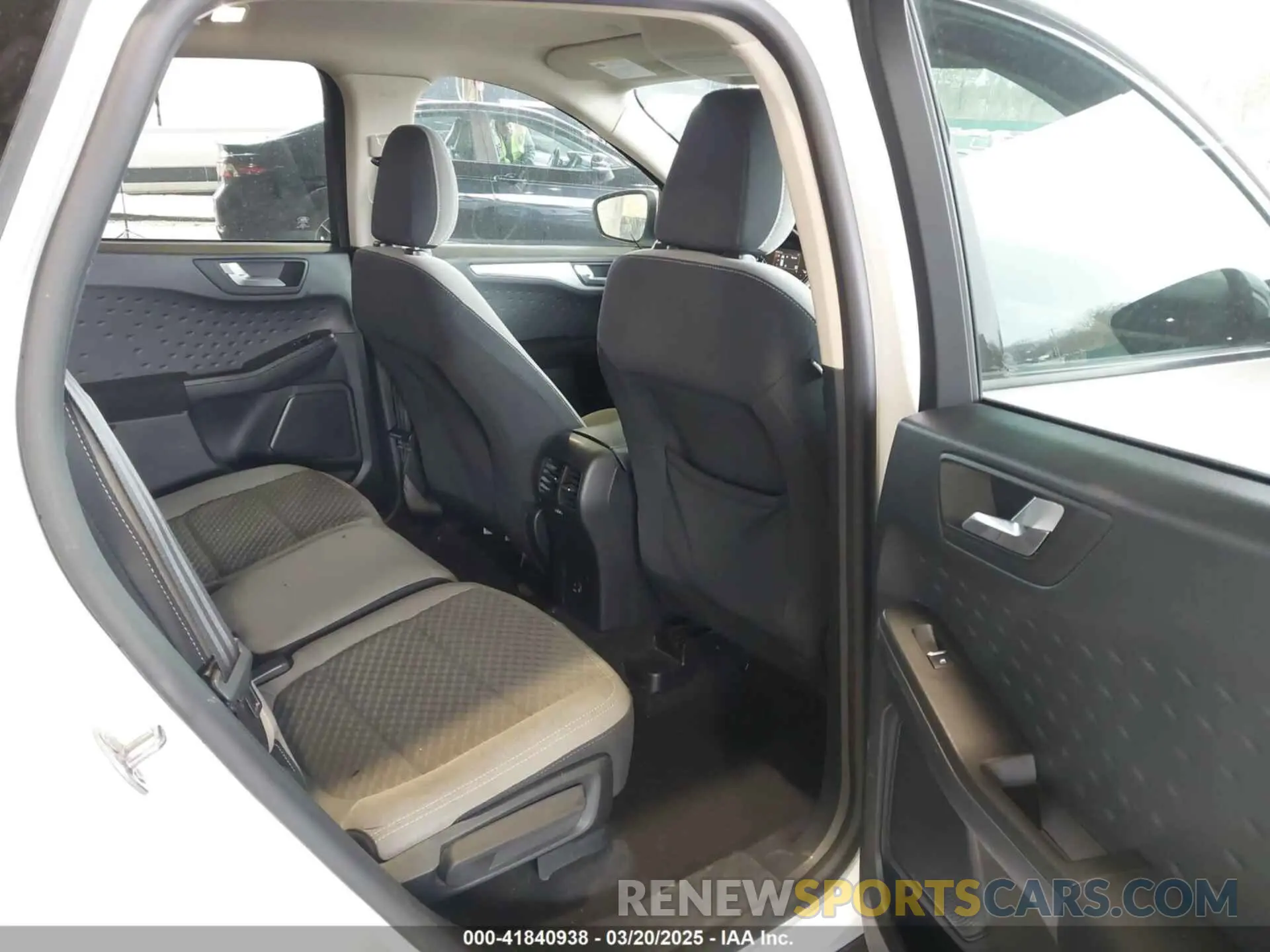 8 fotografías del automóvil dañado 1FMCU9G69LUB14815 FORD ESCAPE 2020