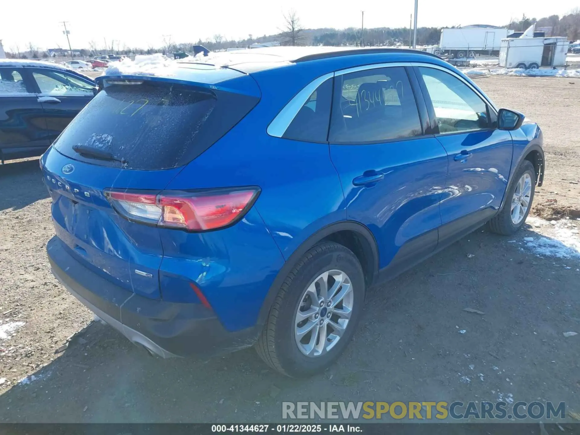 4 fotografías del automóvil dañado 1FMCU9G69LUB28875 FORD ESCAPE 2020