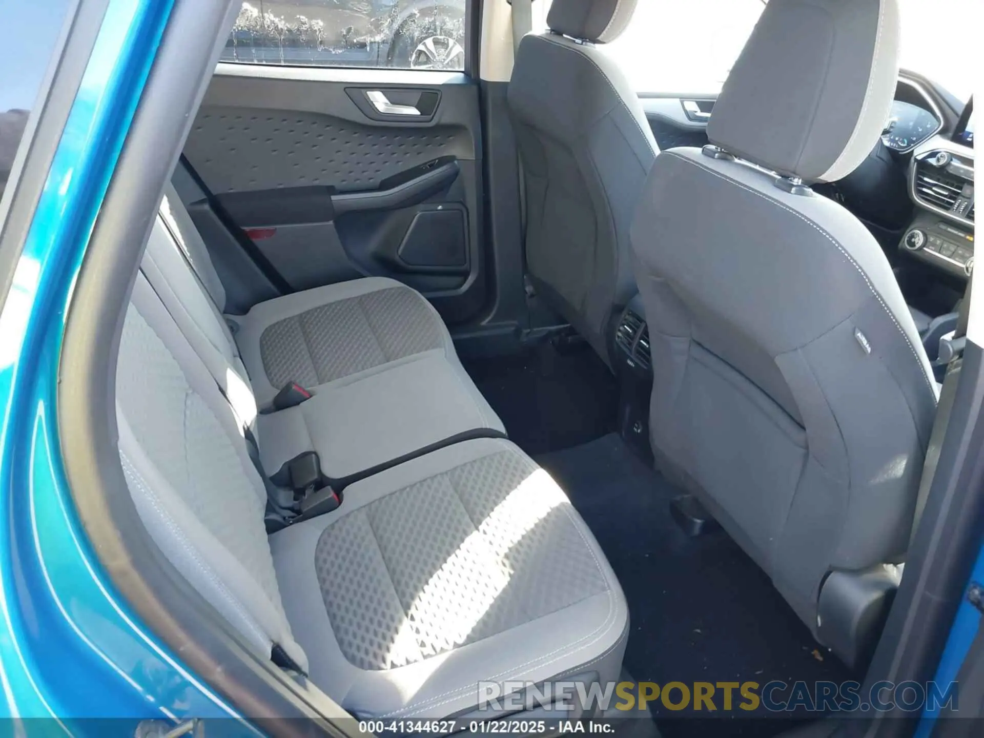 8 fotografías del automóvil dañado 1FMCU9G69LUB28875 FORD ESCAPE 2020