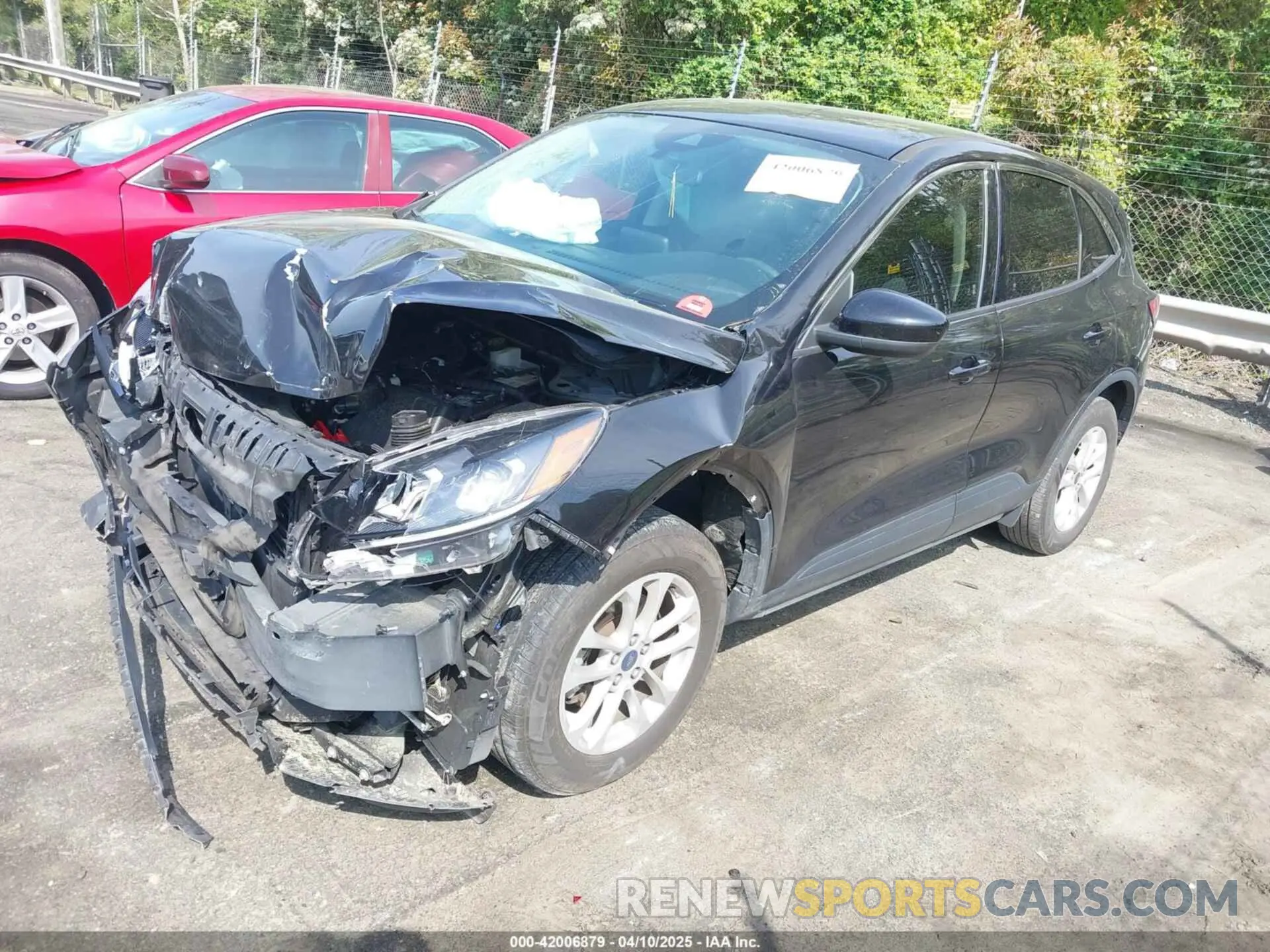 2 fotografías del automóvil dañado 1FMCU9G69LUB40332 FORD ESCAPE 2020