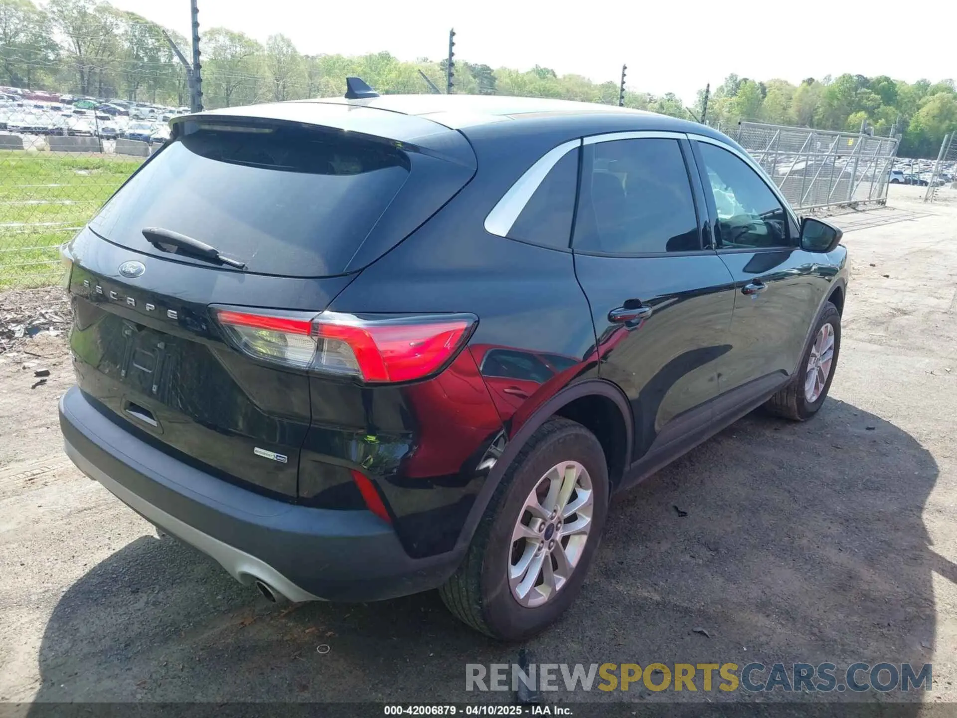4 fotografías del automóvil dañado 1FMCU9G69LUB40332 FORD ESCAPE 2020