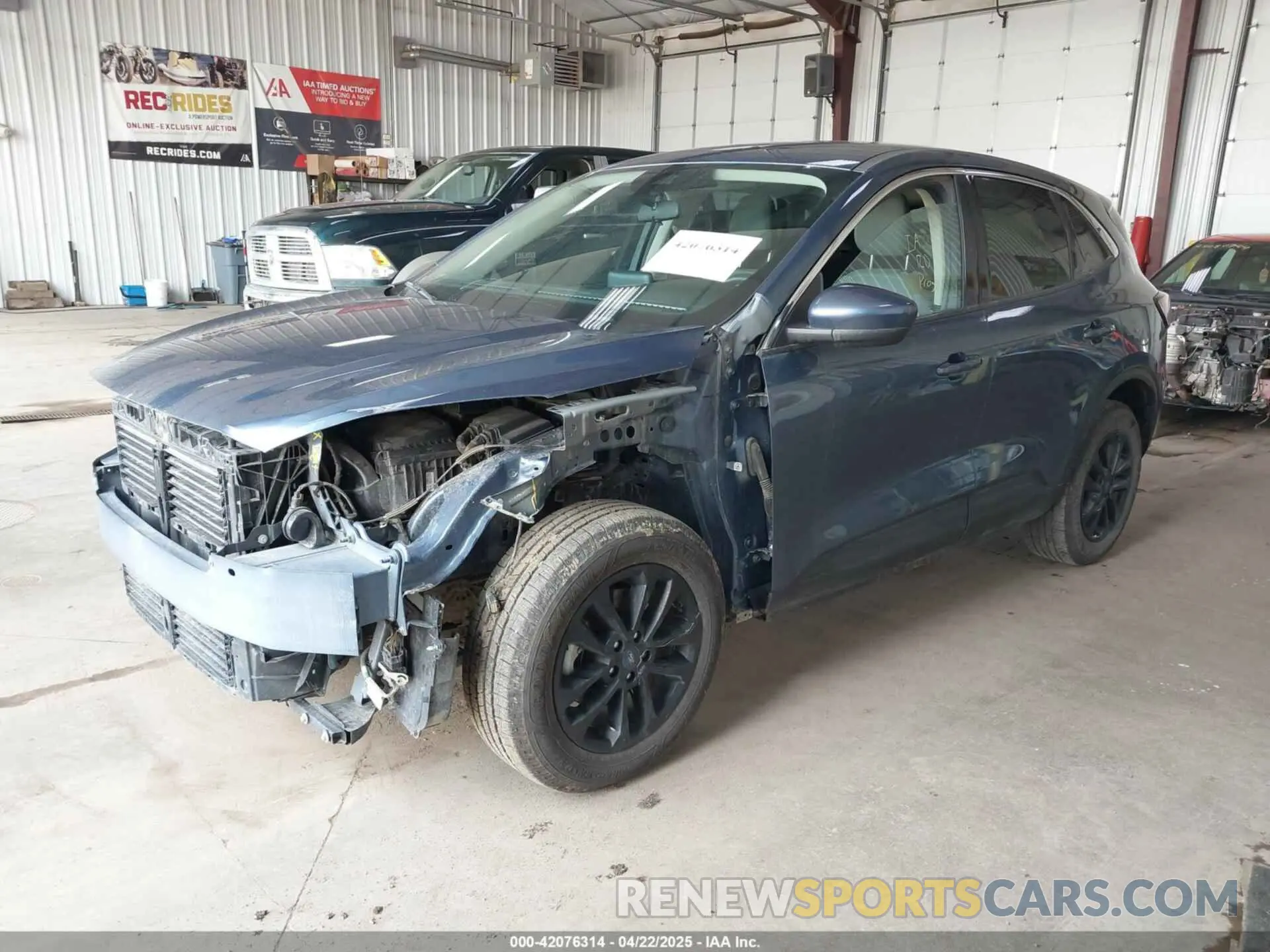 2 fotografías del automóvil dañado 1FMCU9G69LUB69426 FORD ESCAPE 2020