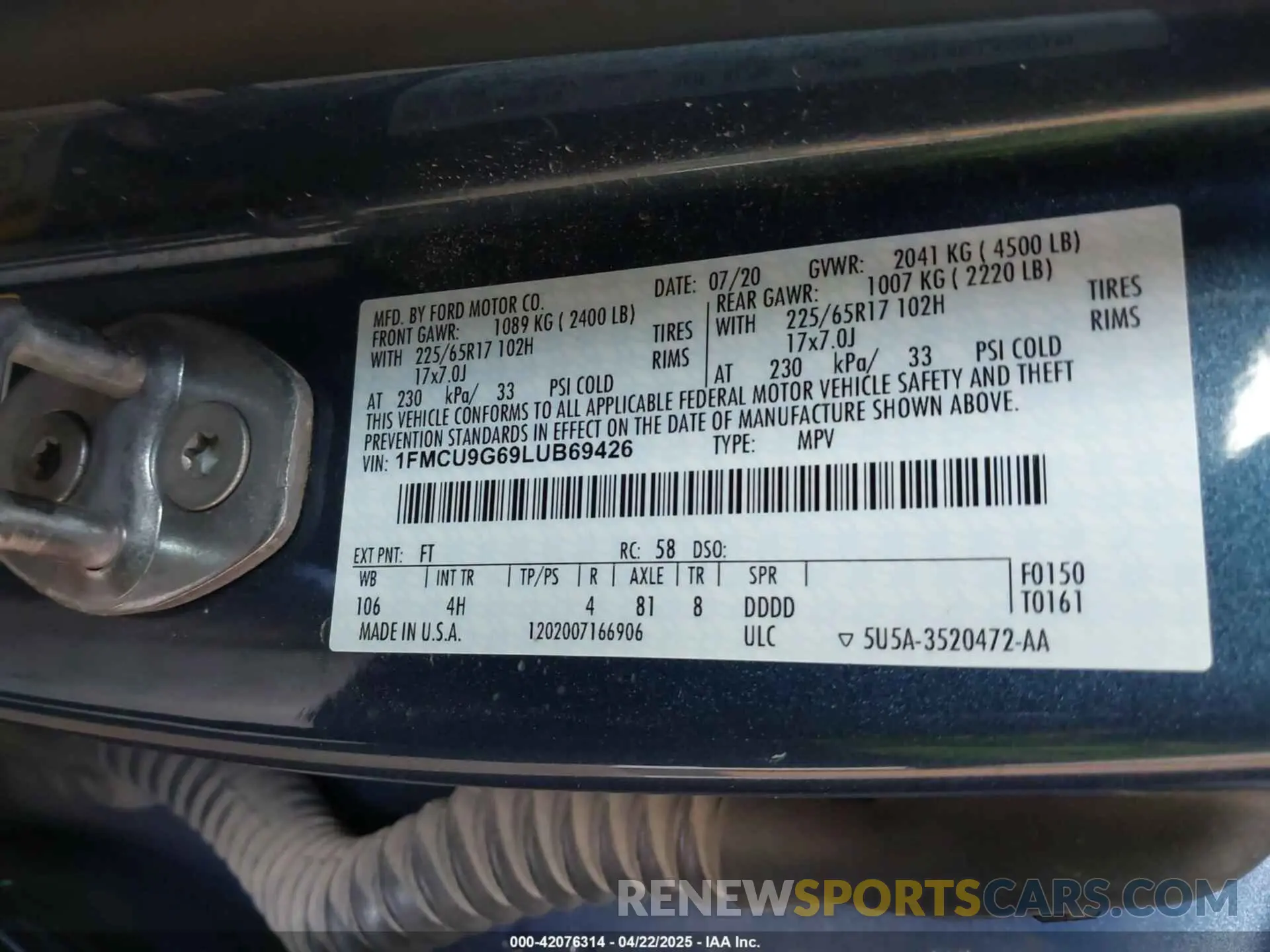 9 fotografías del automóvil dañado 1FMCU9G69LUB69426 FORD ESCAPE 2020