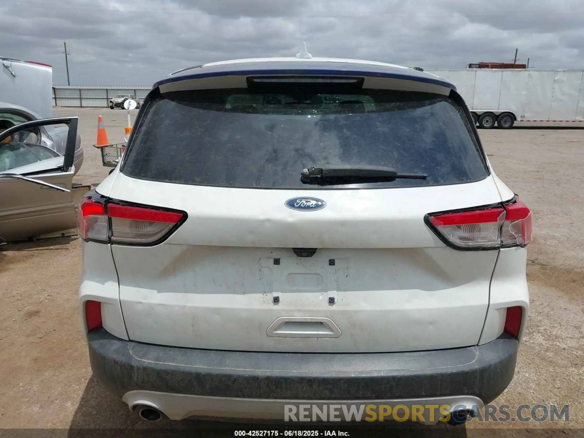 16 fotografías del automóvil dañado 1FMCU9G6XLUA32012 FORD ESCAPE 2020