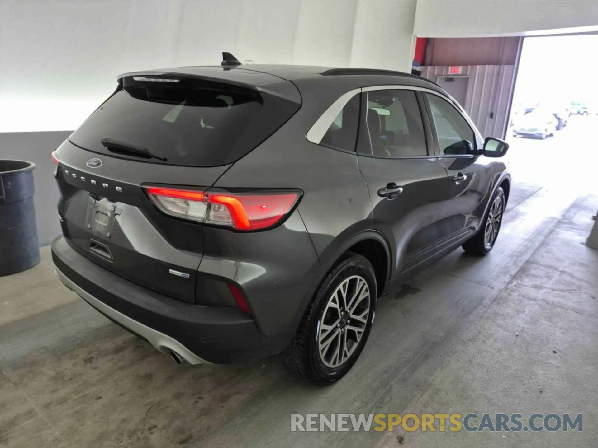 6 fotografías del automóvil dañado 1FMCU9H60LUA82545 FORD ESCAPE 2020