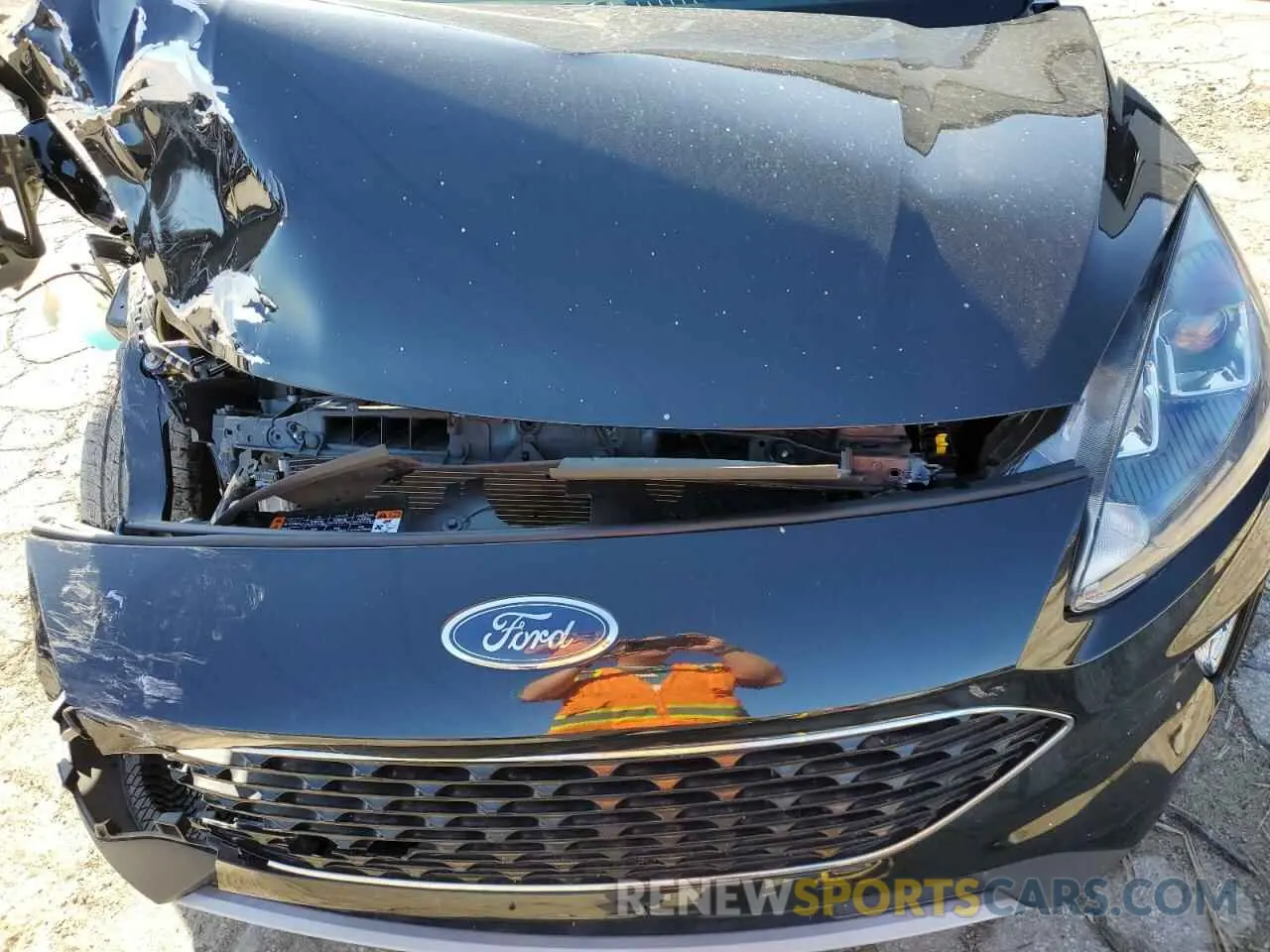14 fotografías del automóvil dañado 1FMCU9H61LUA81128 FORD ESCAPE 2020