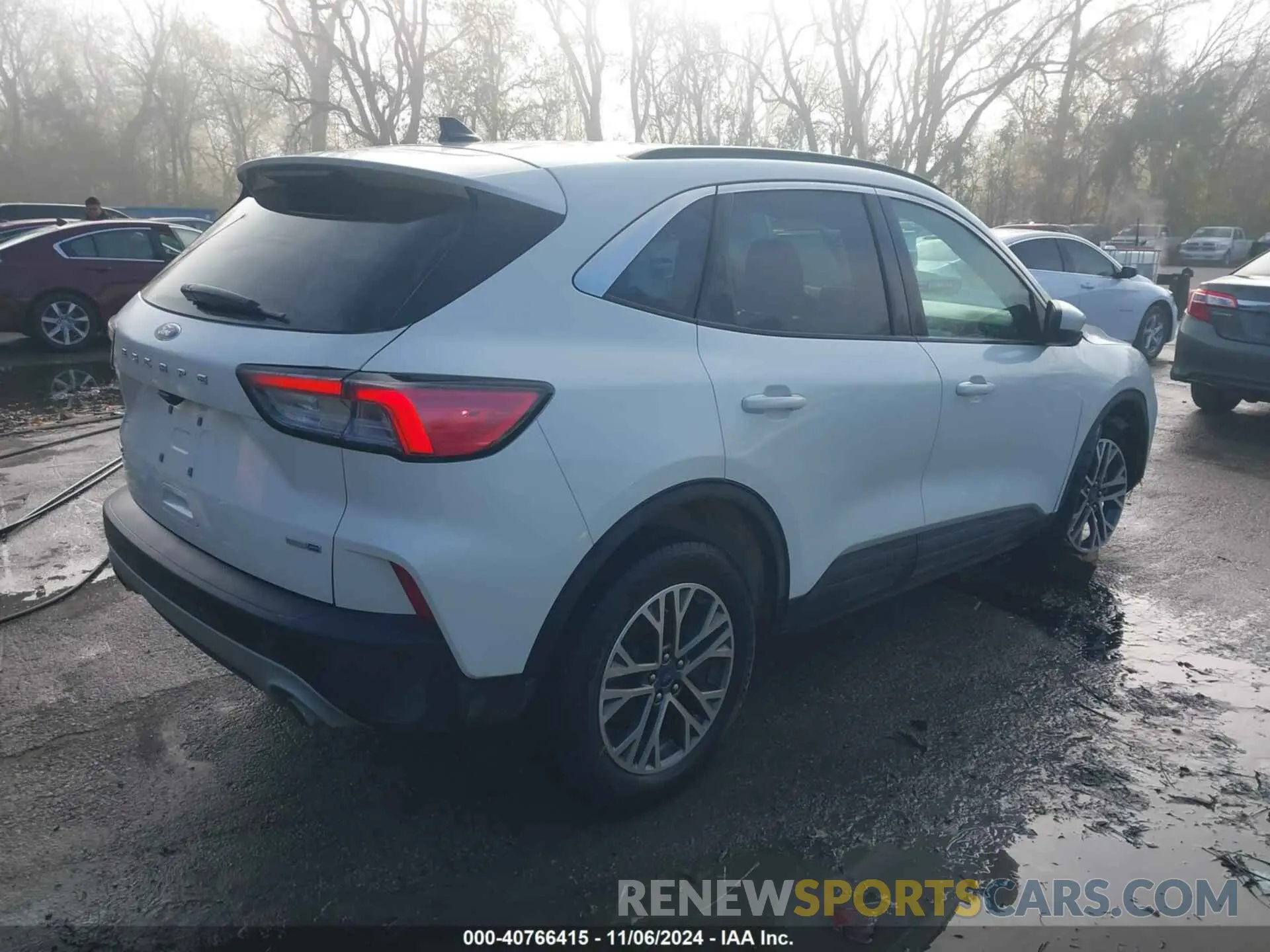 4 fotografías del automóvil dañado 1FMCU9H62LUA55640 FORD ESCAPE 2020