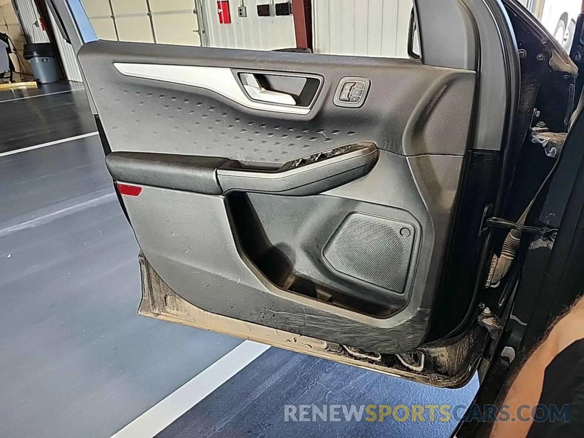 20 fotografías del automóvil dañado 1FMCU9H62LUB14895 FORD ESCAPE 2020