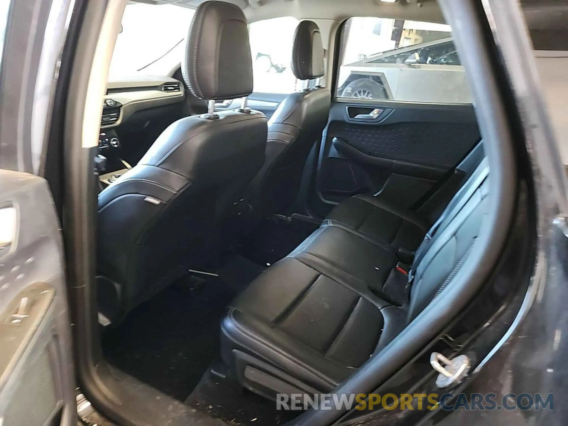 6 fotografías del automóvil dañado 1FMCU9H62LUB14895 FORD ESCAPE 2020