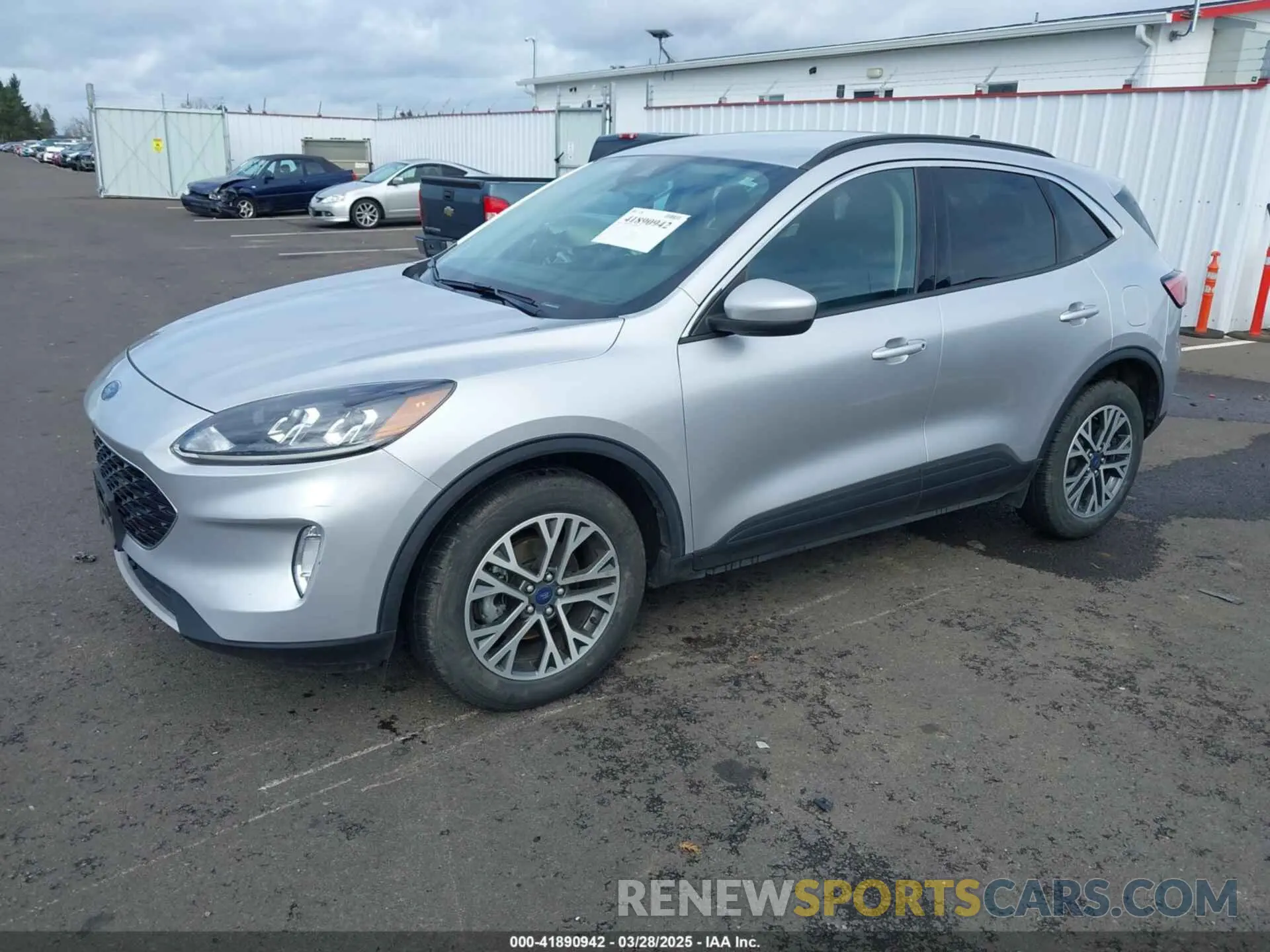 2 fotografías del automóvil dañado 1FMCU9H62LUB17067 FORD ESCAPE 2020