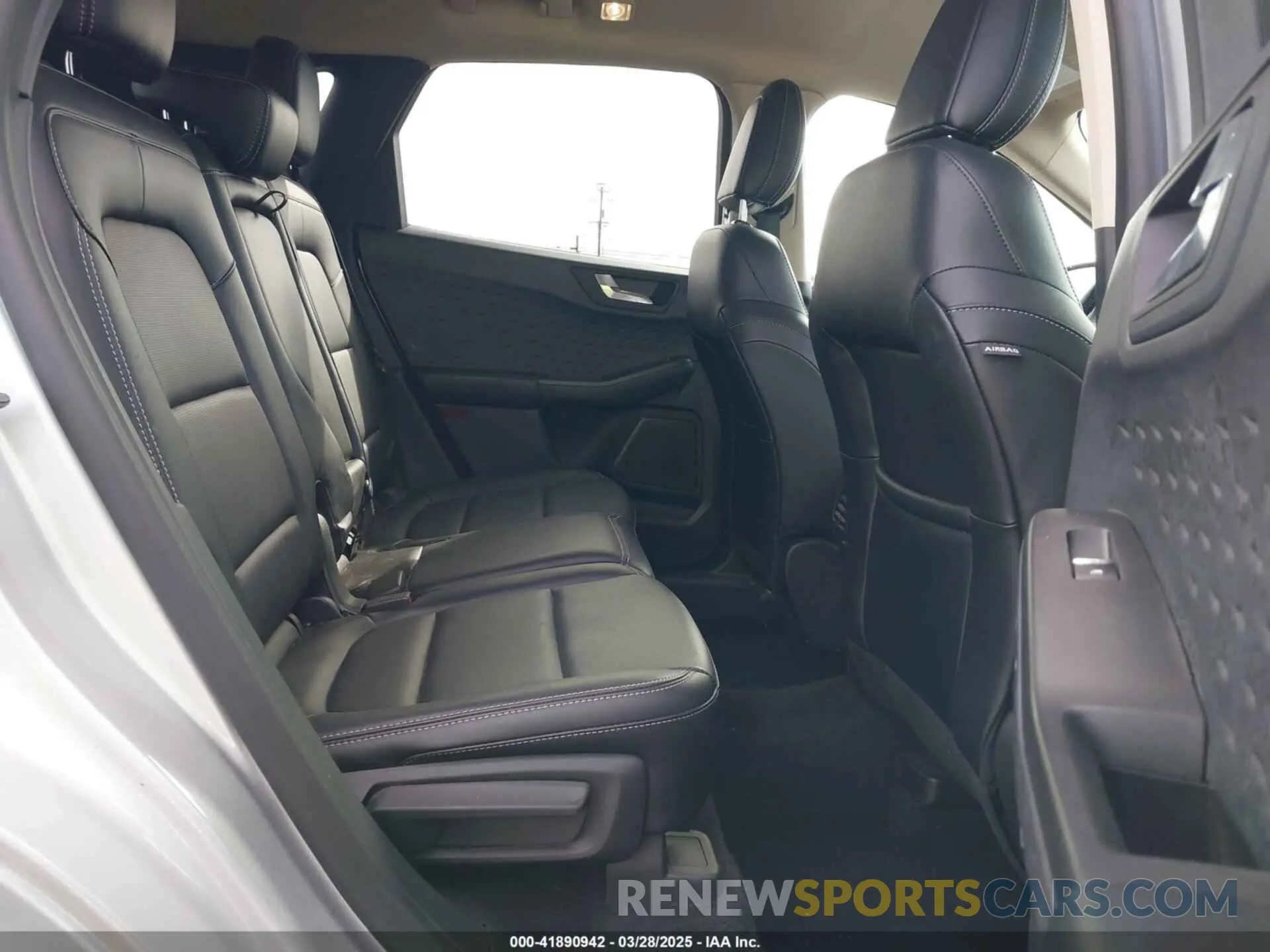 8 fotografías del automóvil dañado 1FMCU9H62LUB17067 FORD ESCAPE 2020