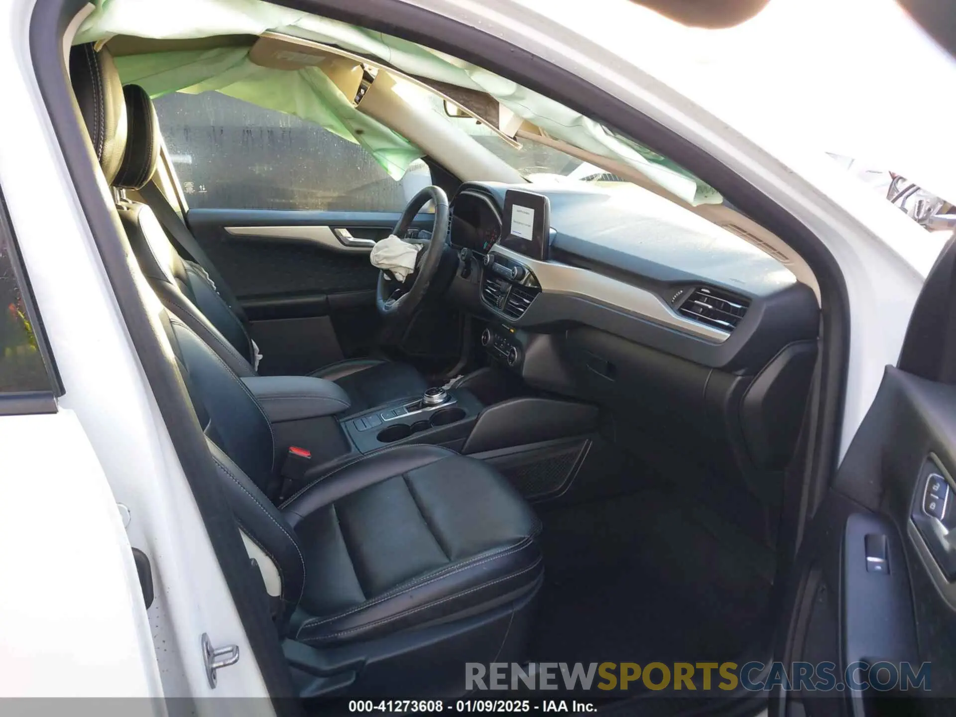 5 fotografías del automóvil dañado 1FMCU9H62LUB26979 FORD ESCAPE 2020