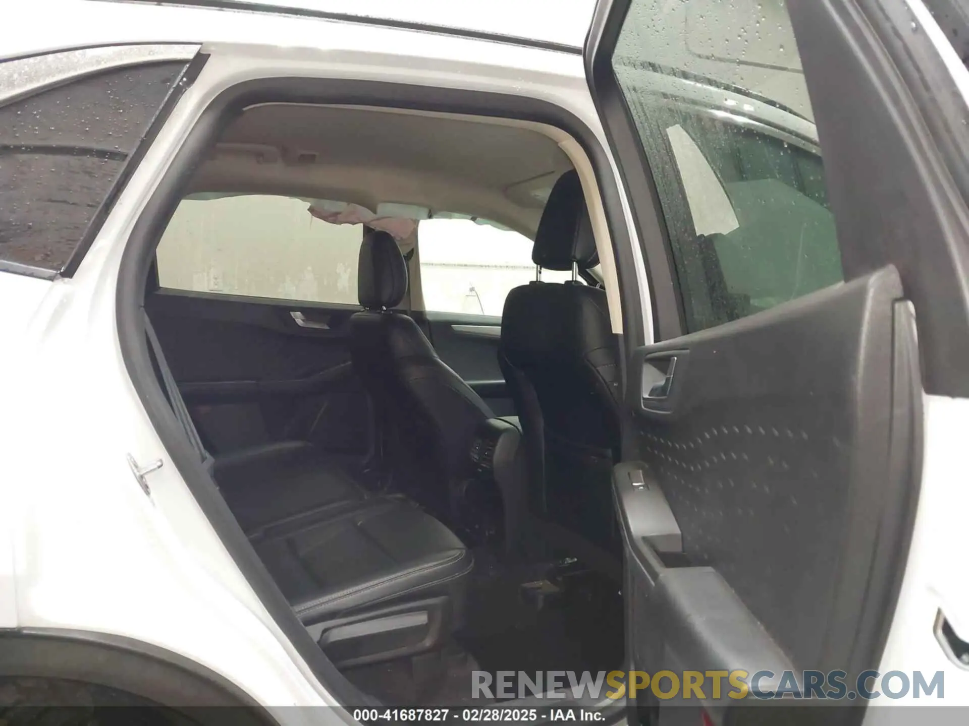 8 fotografías del automóvil dañado 1FMCU9H62LUB26982 FORD ESCAPE 2020