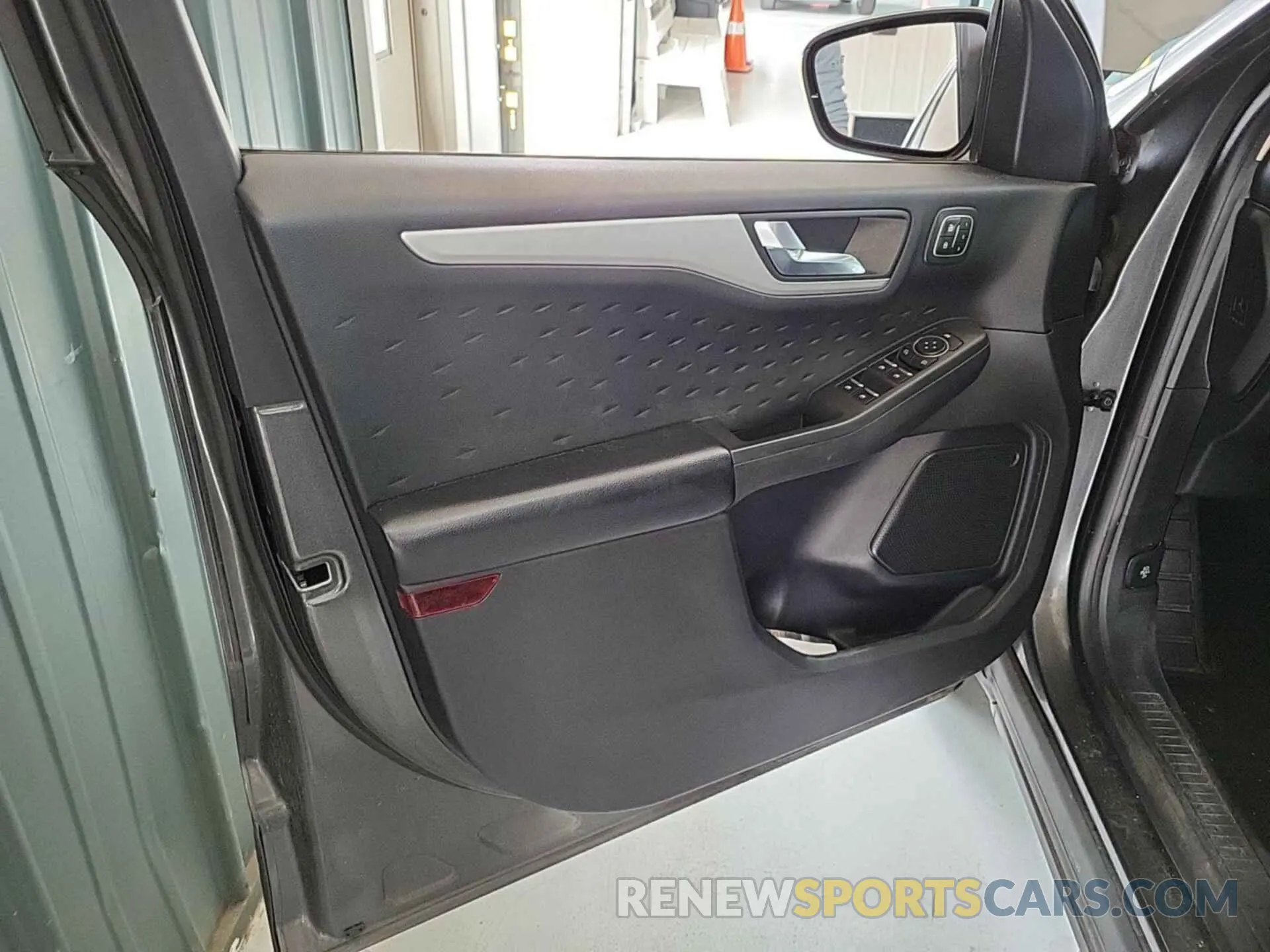 7 fotografías del automóvil dañado 1FMCU9H63LUB11746 FORD ESCAPE 2020