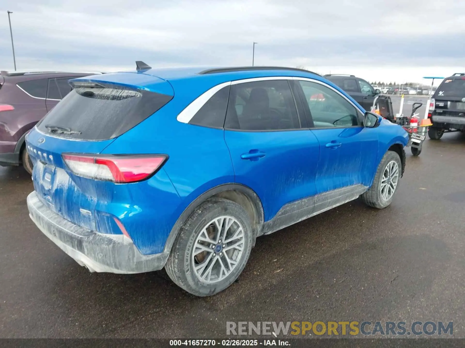 4 fotografías del automóvil dañado 1FMCU9H63LUB69176 FORD ESCAPE 2020