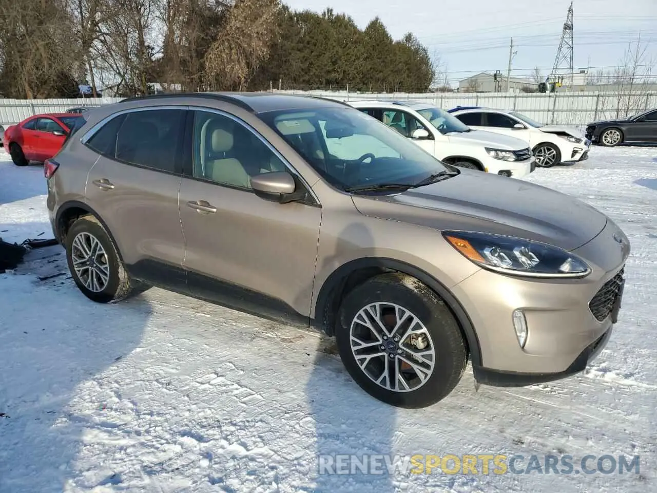 4 fotografías del automóvil dañado 1FMCU9H64LUB52791 FORD ESCAPE 2020
