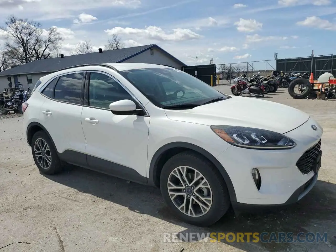 4 fotografías del automóvil dañado 1FMCU9H65LUC68940 FORD ESCAPE 2020