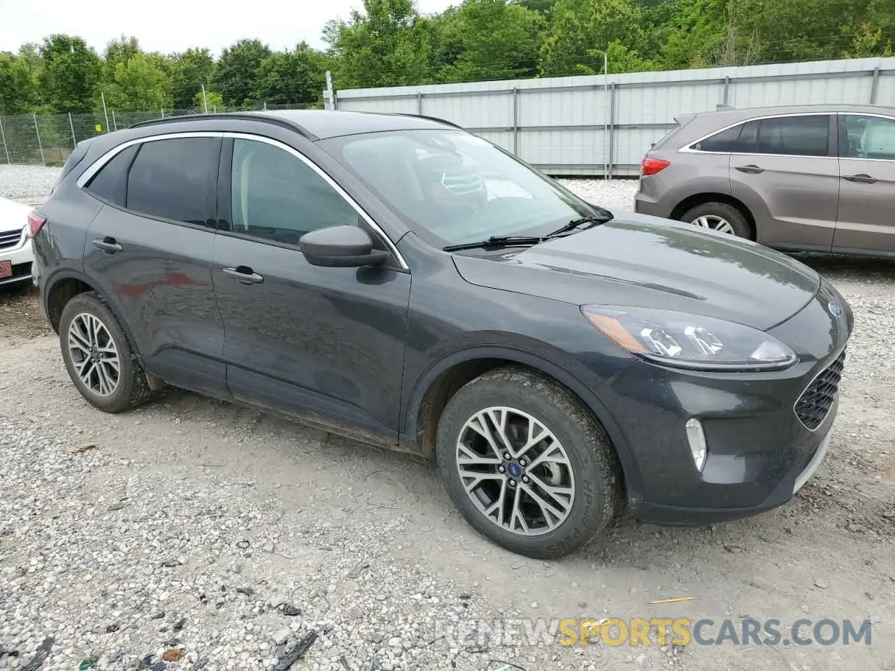 4 fotografías del automóvil dañado 1FMCU9H66LUA47136 FORD ESCAPE 2020