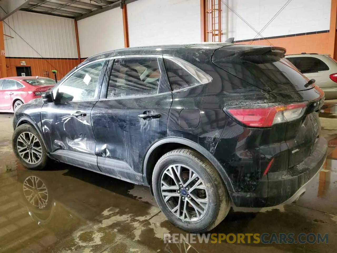 2 fotografías del automóvil dañado 1FMCU9H66LUB08615 FORD ESCAPE 2020