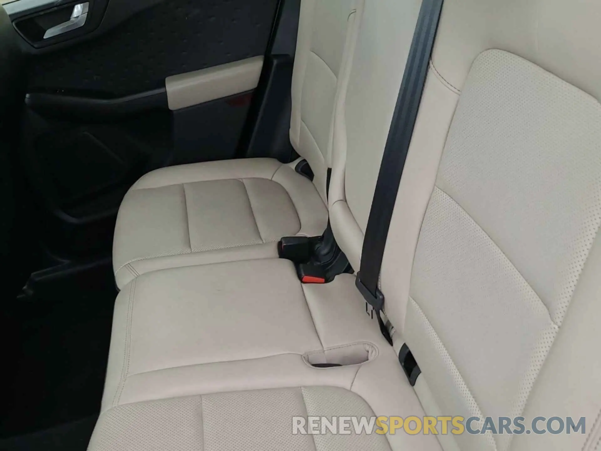 7 fotografías del automóvil dañado 1FMCU9H66LUB13670 FORD ESCAPE 2020