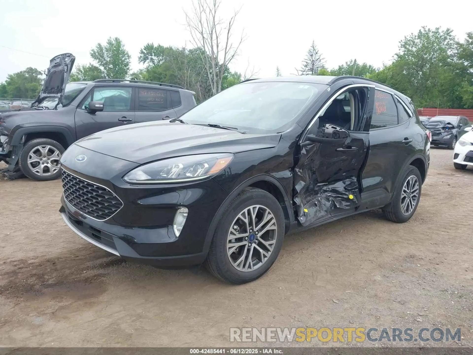 2 fotografías del automóvil dañado 1FMCU9H66LUC14241 FORD ESCAPE 2020