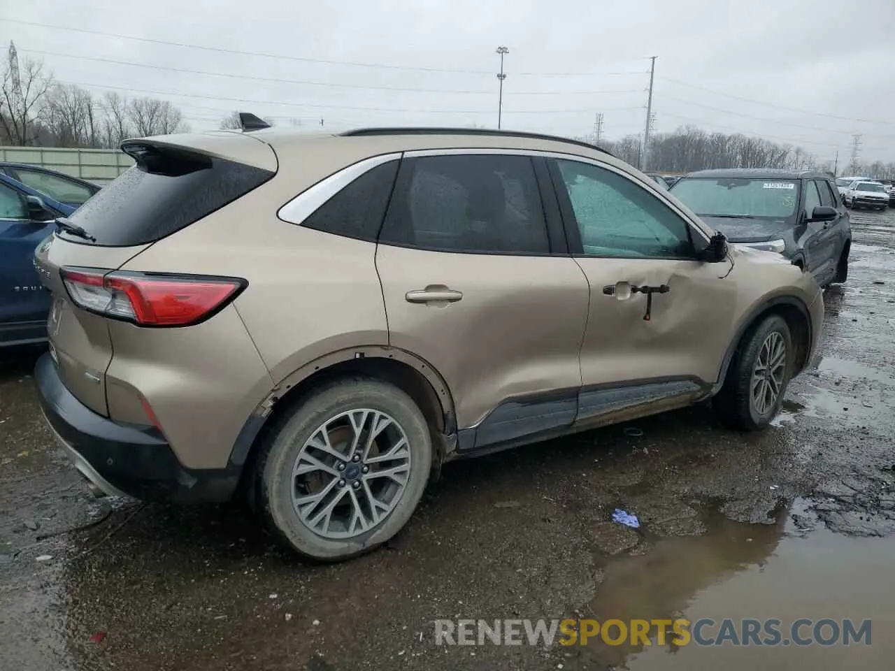 3 fotografías del automóvil dañado 1FMCU9H69LUA51813 FORD ESCAPE 2020