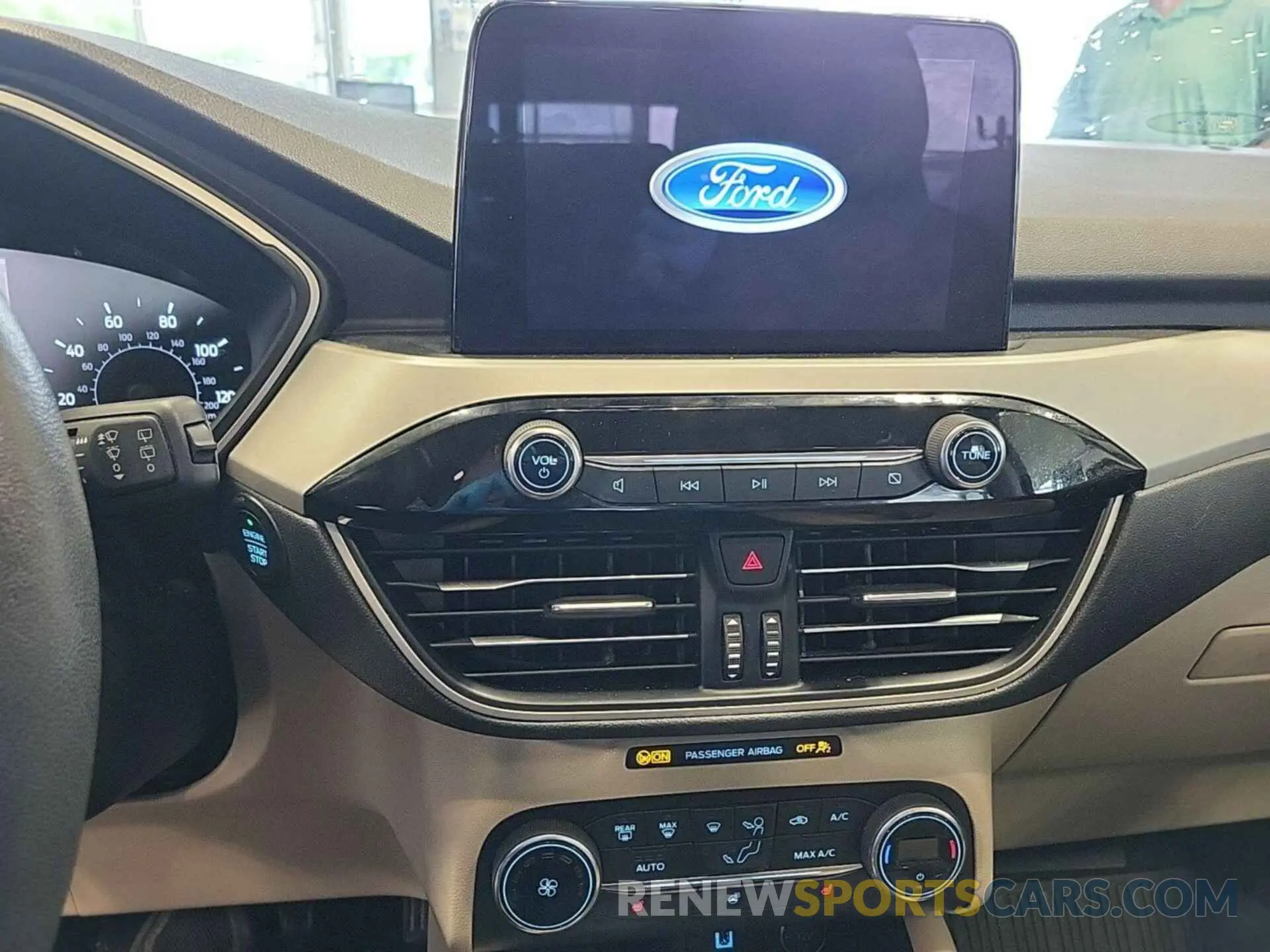 3 fotografías del automóvil dañado 1FMCU9H69LUB11749 FORD ESCAPE 2020