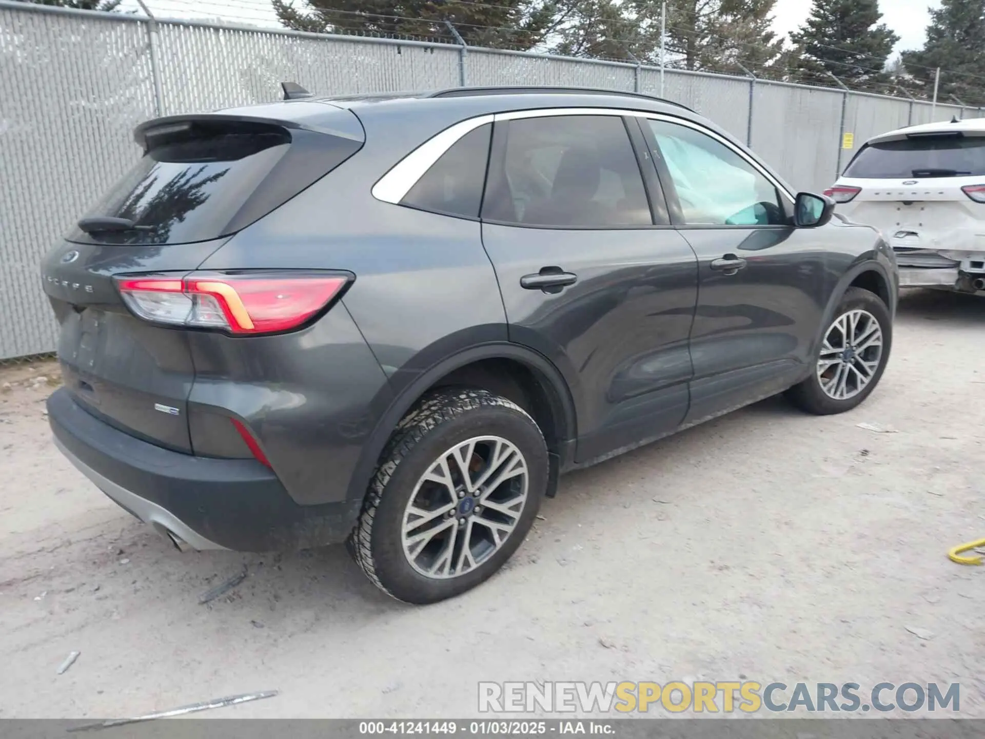 4 fotografías del automóvil dañado 1FMCU9H6XLUA88840 FORD ESCAPE 2020