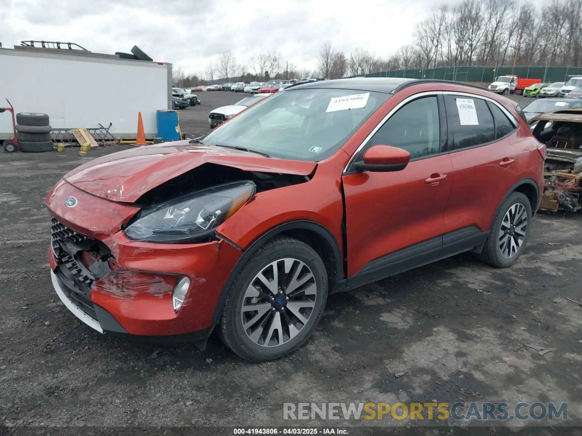 2 fotografías del automóvil dañado 1FMCU9H90LUA39401 FORD ESCAPE 2020