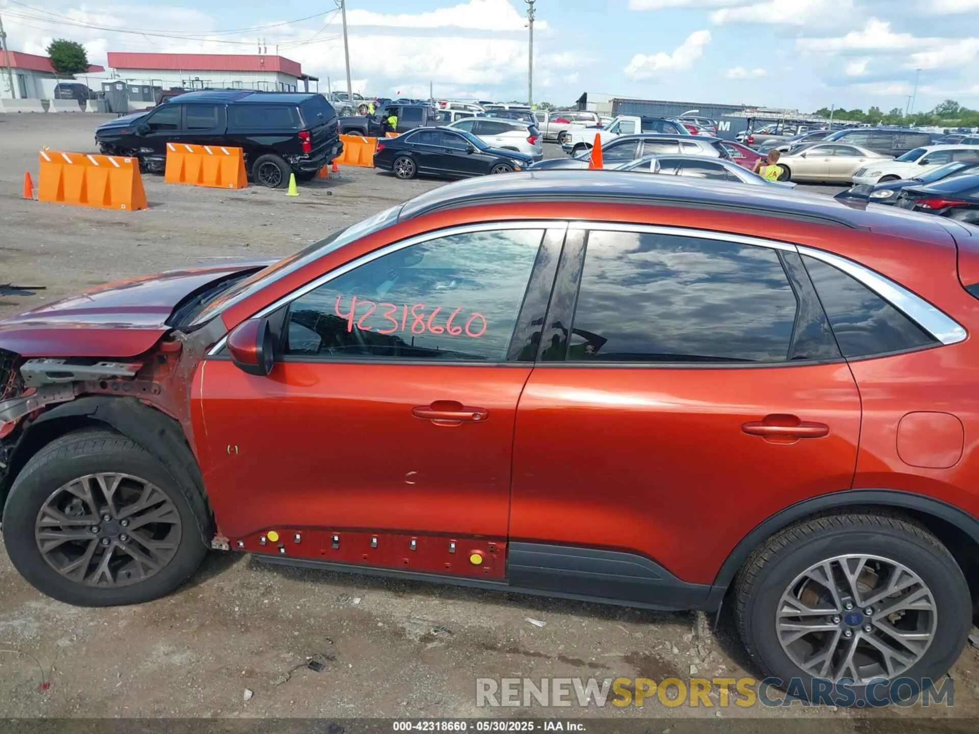 15 fotografías del automóvil dañado 1FMCU9H91LUA19707 FORD ESCAPE 2020