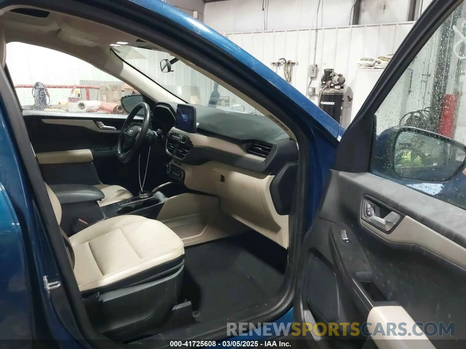 5 fotografías del automóvil dañado 1FMCU9H91LUA98022 FORD ESCAPE 2020