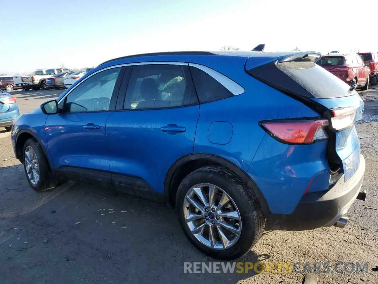 2 fotografías del automóvil dañado 1FMCU9H93LUA51428 FORD ESCAPE 2020