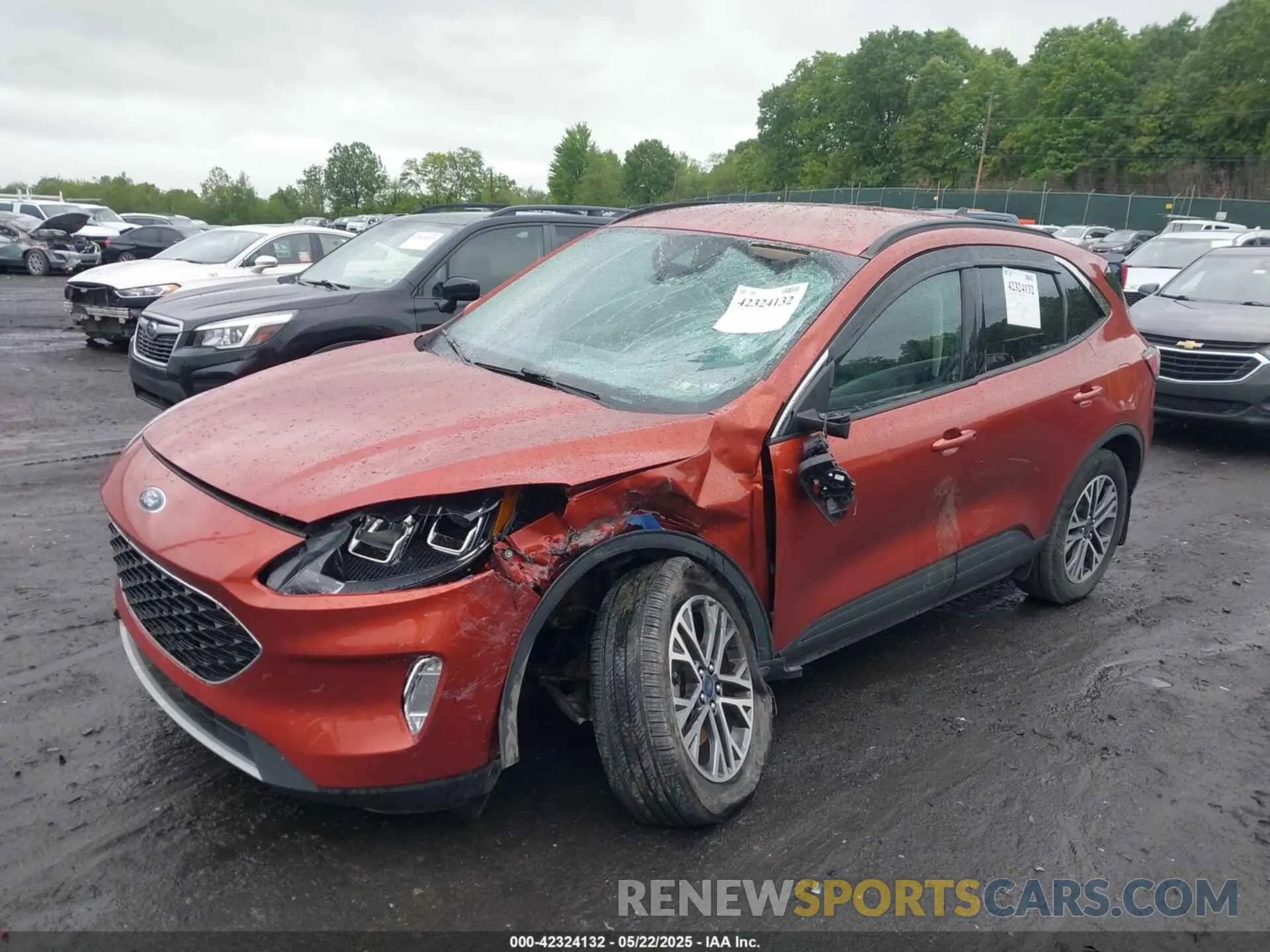 2 fotografías del automóvil dañado 1FMCU9H94LUA45296 FORD ESCAPE 2020