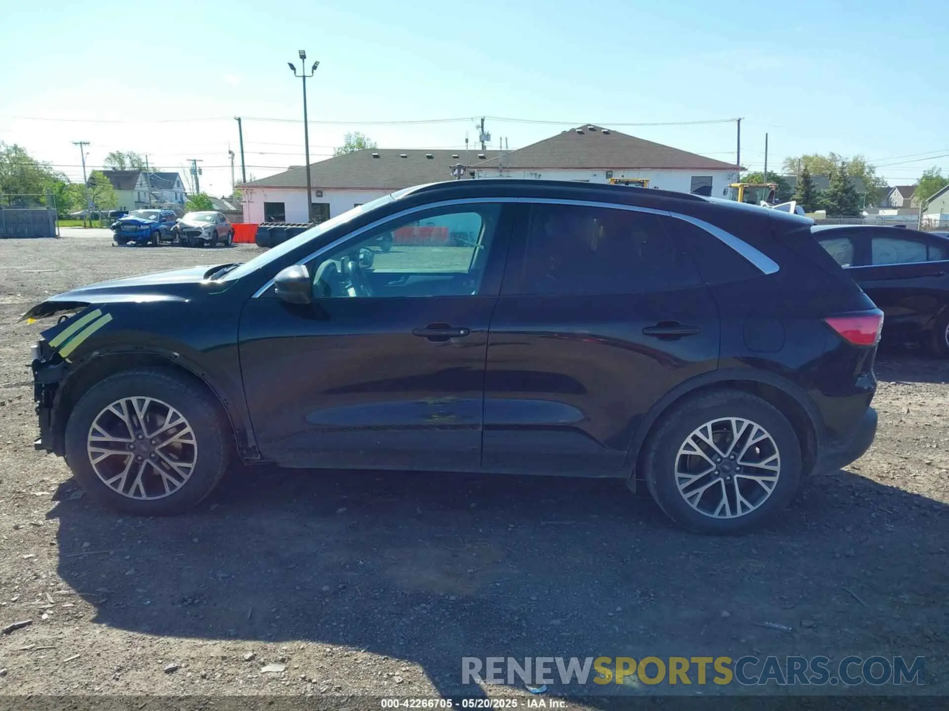 14 fotografías del automóvil dañado 1FMCU9H94LUB39999 FORD ESCAPE 2020
