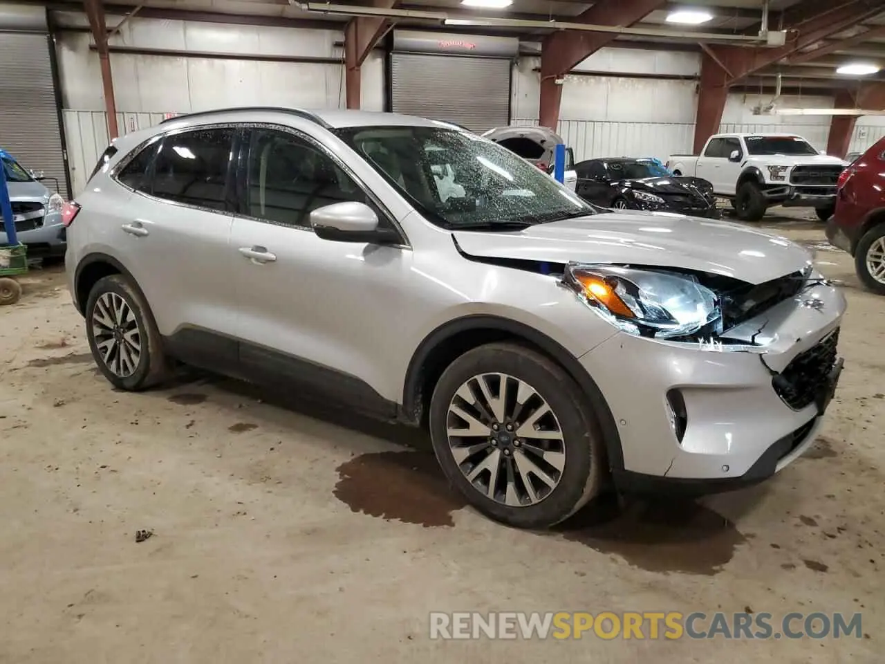 4 fotografías del automóvil dañado 1FMCU9J90LUA18350 FORD ESCAPE 2020
