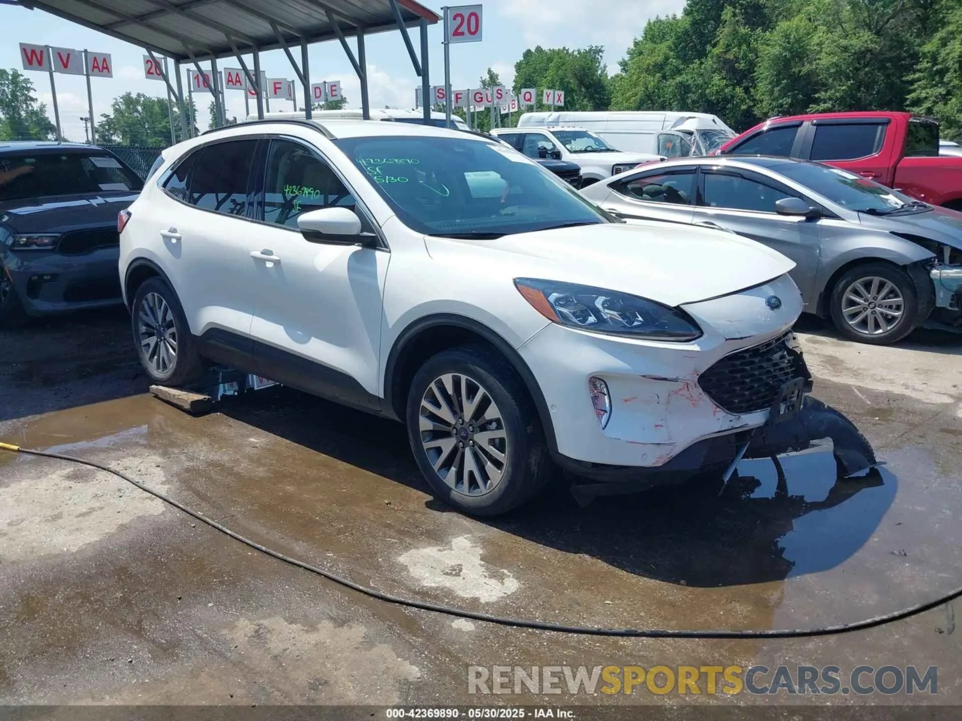 1 fotografías del automóvil dañado 1FMCU9J90LUA39747 FORD ESCAPE 2020