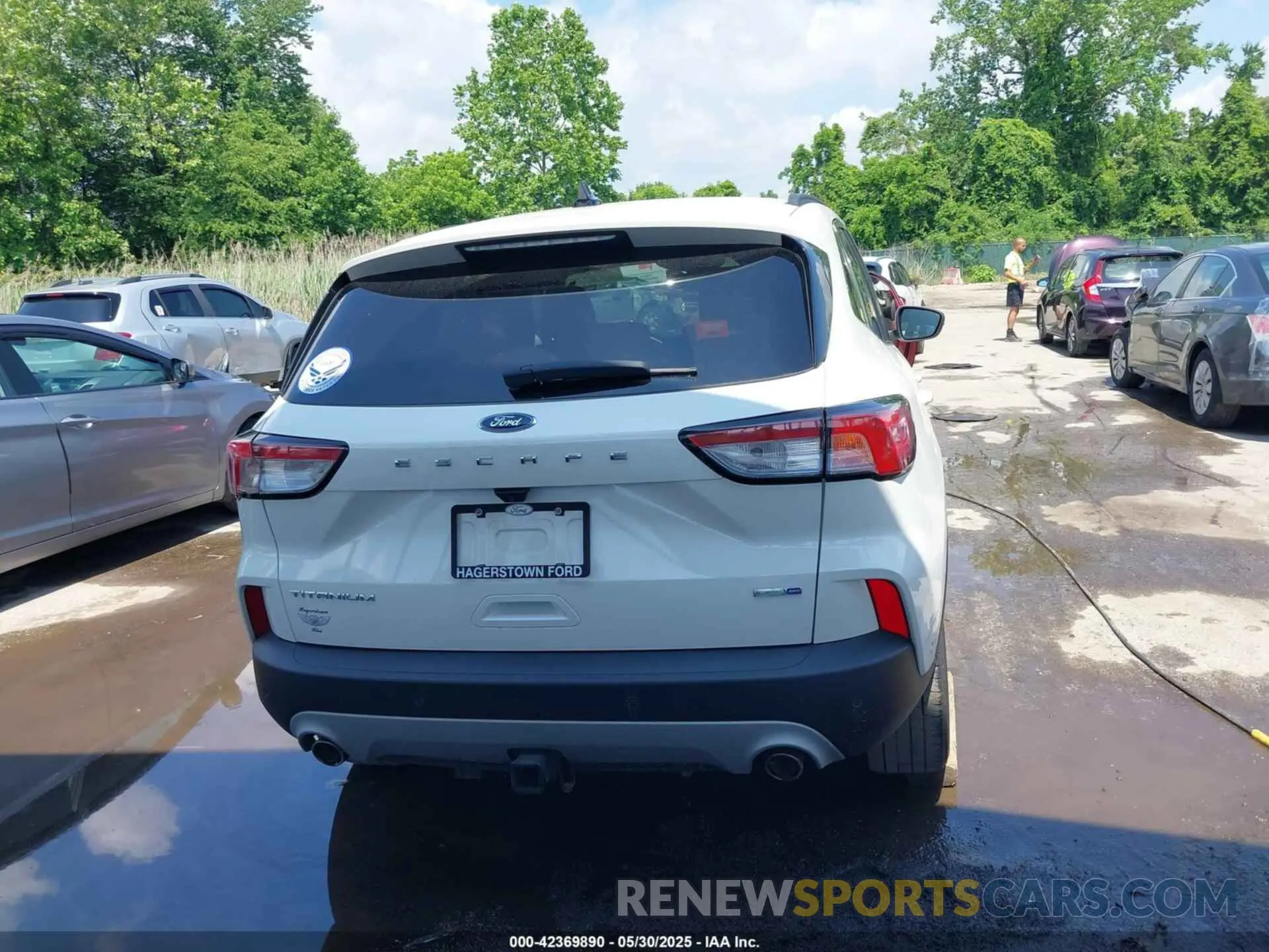 16 fotografías del automóvil dañado 1FMCU9J90LUA39747 FORD ESCAPE 2020