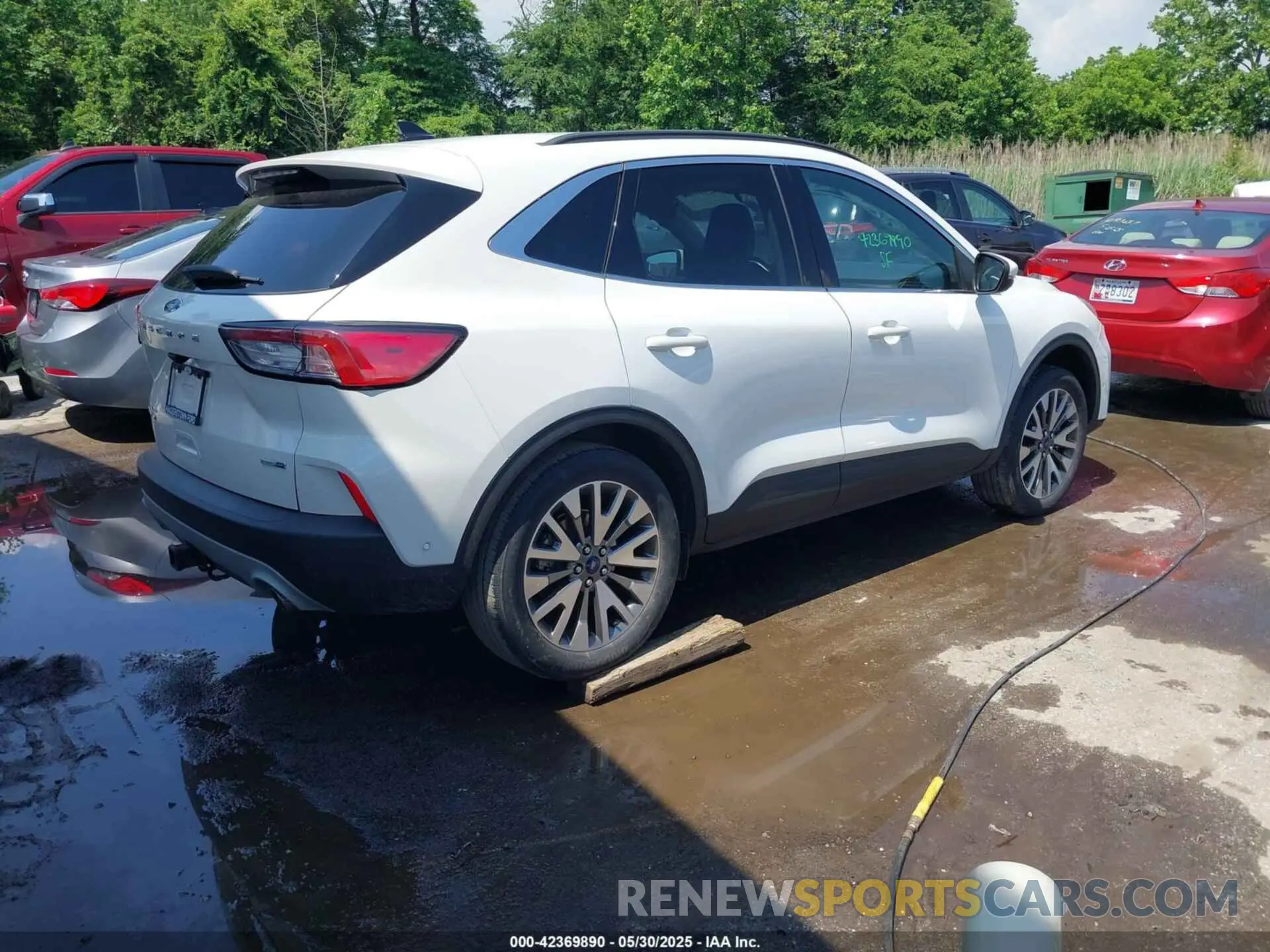 4 fotografías del automóvil dañado 1FMCU9J90LUA39747 FORD ESCAPE 2020