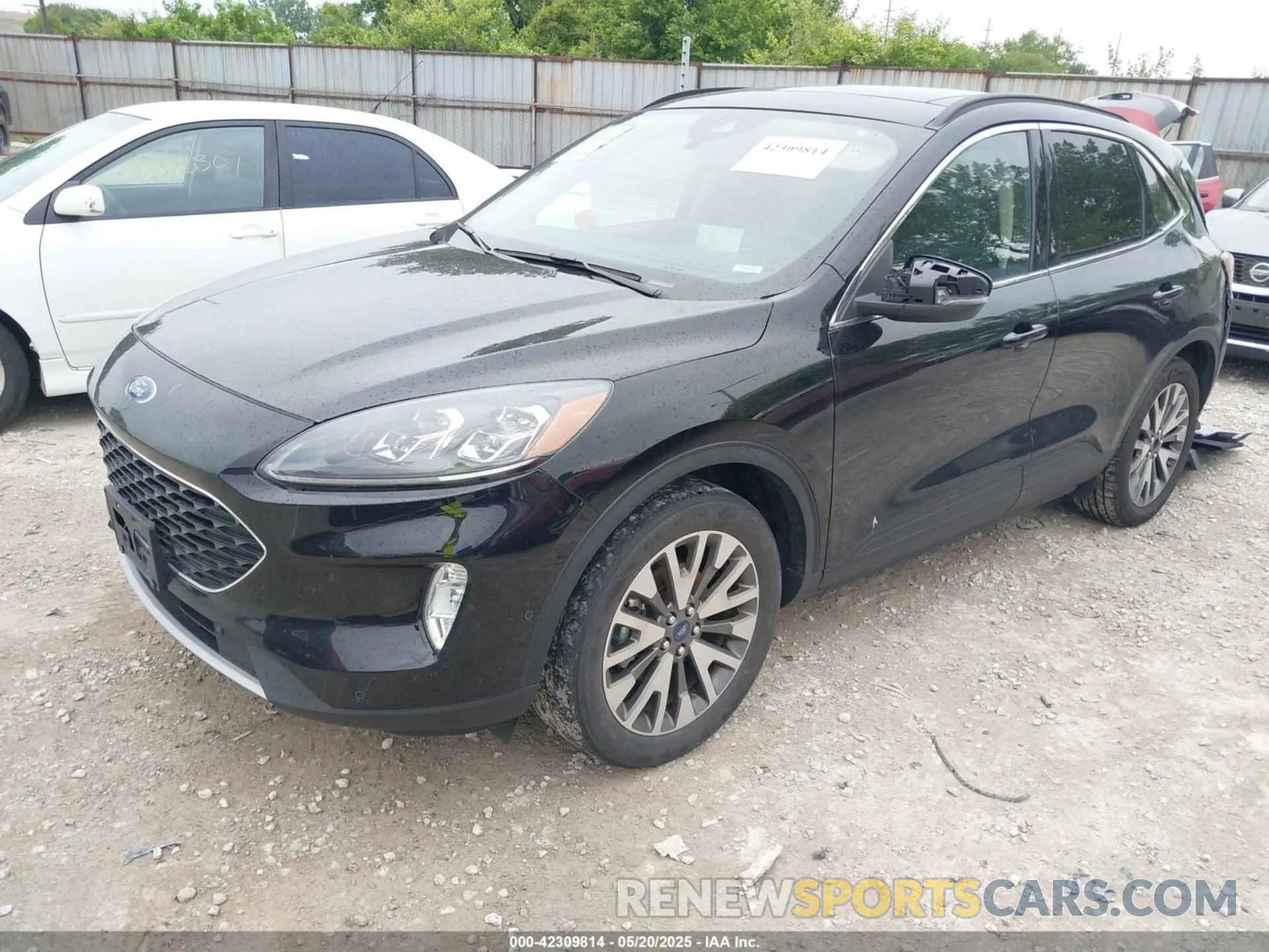 2 fotografías del automóvil dañado 1FMCU9J90LUA51459 FORD ESCAPE 2020