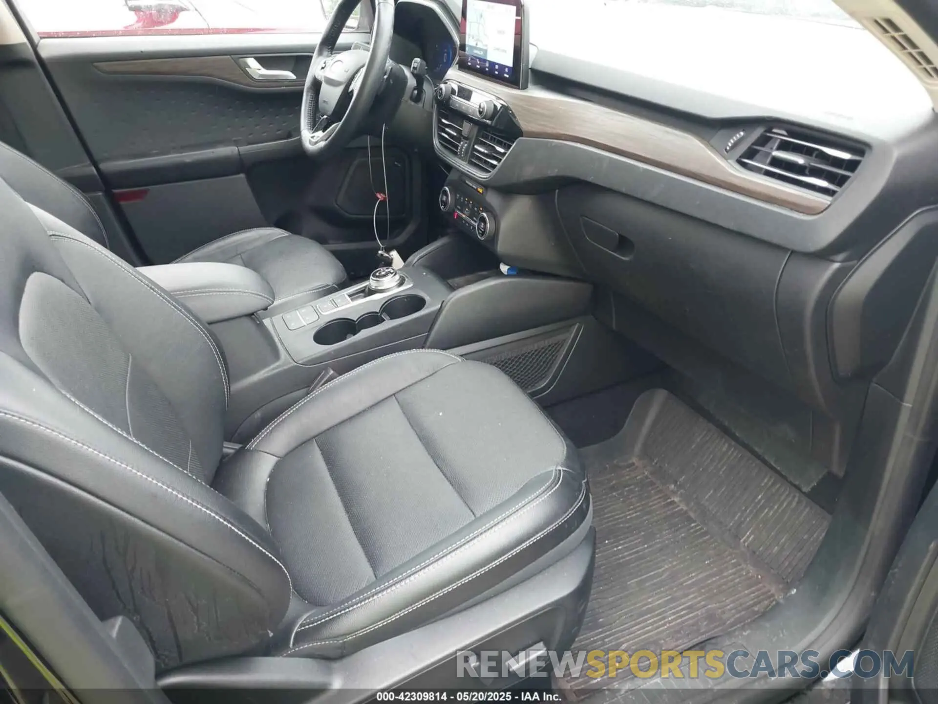 5 fotografías del automóvil dañado 1FMCU9J90LUA51459 FORD ESCAPE 2020